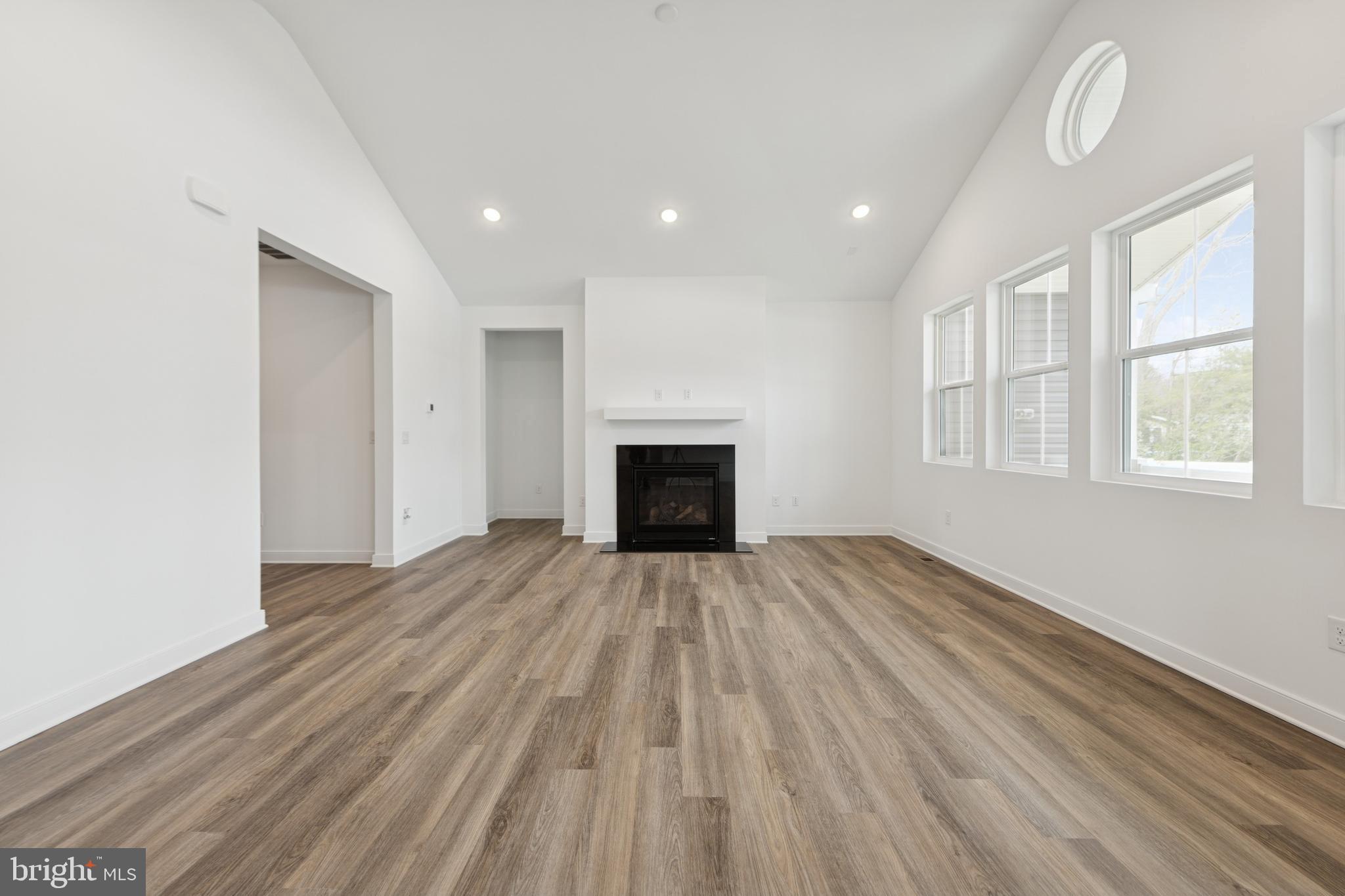 MONARCH GLEN - Residential