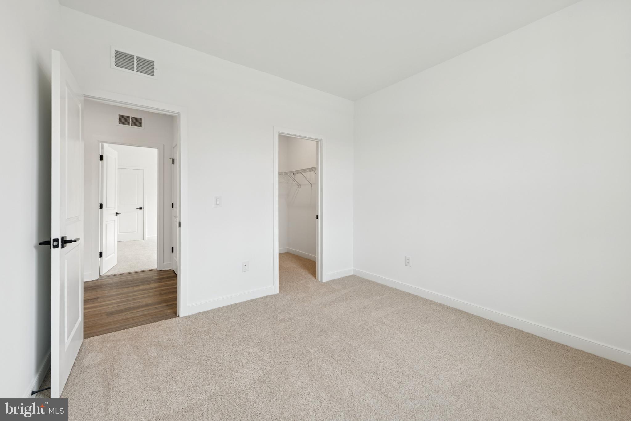 MONARCH GLEN - Residential