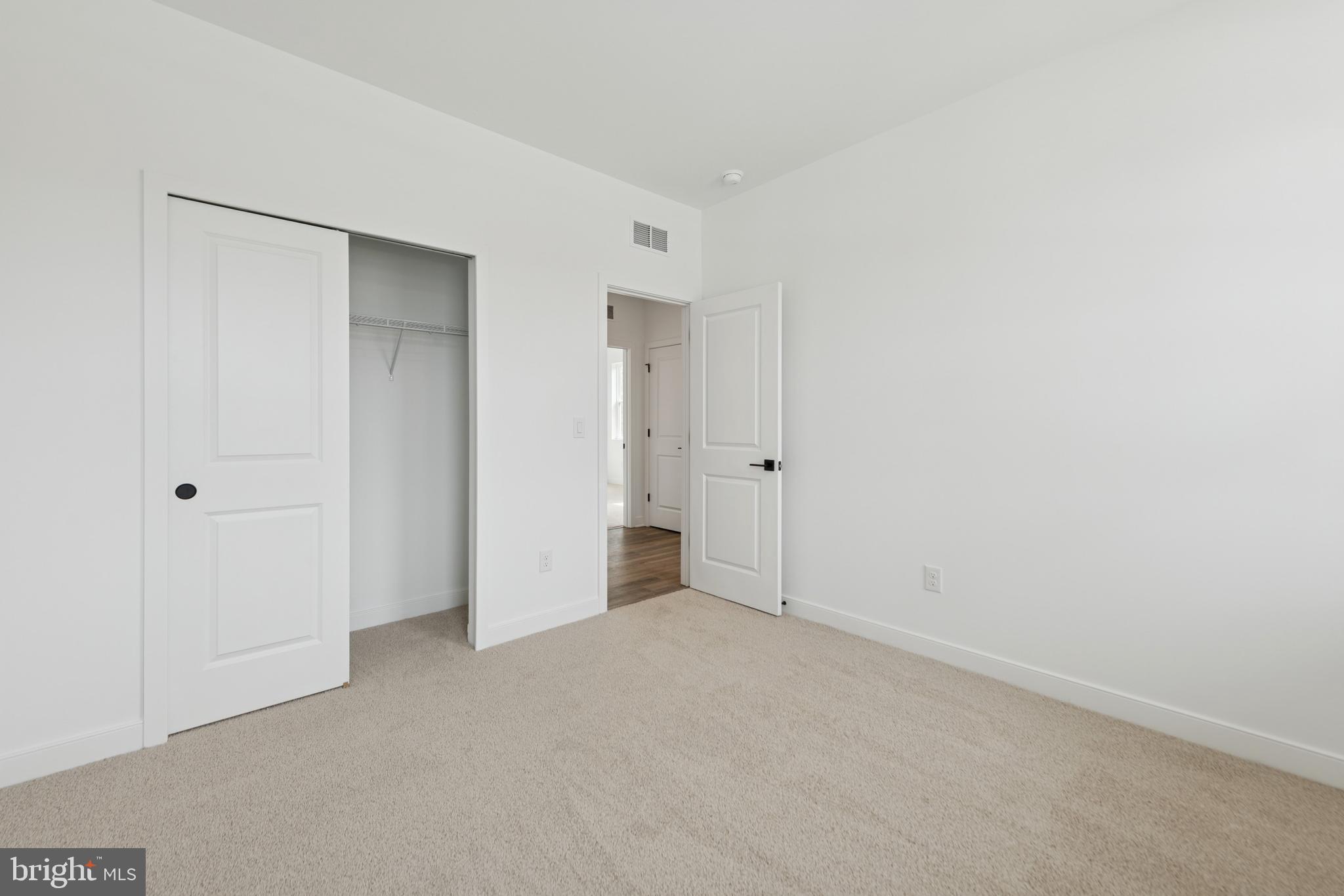 MONARCH GLEN - Residential