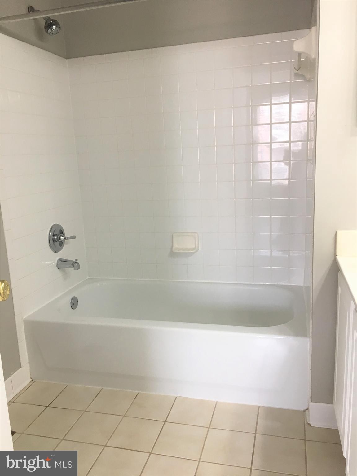 KENTLANDS - Residential Lease