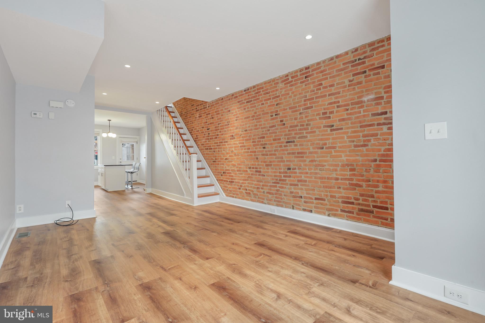 GREEKTOWN - Residential Lease