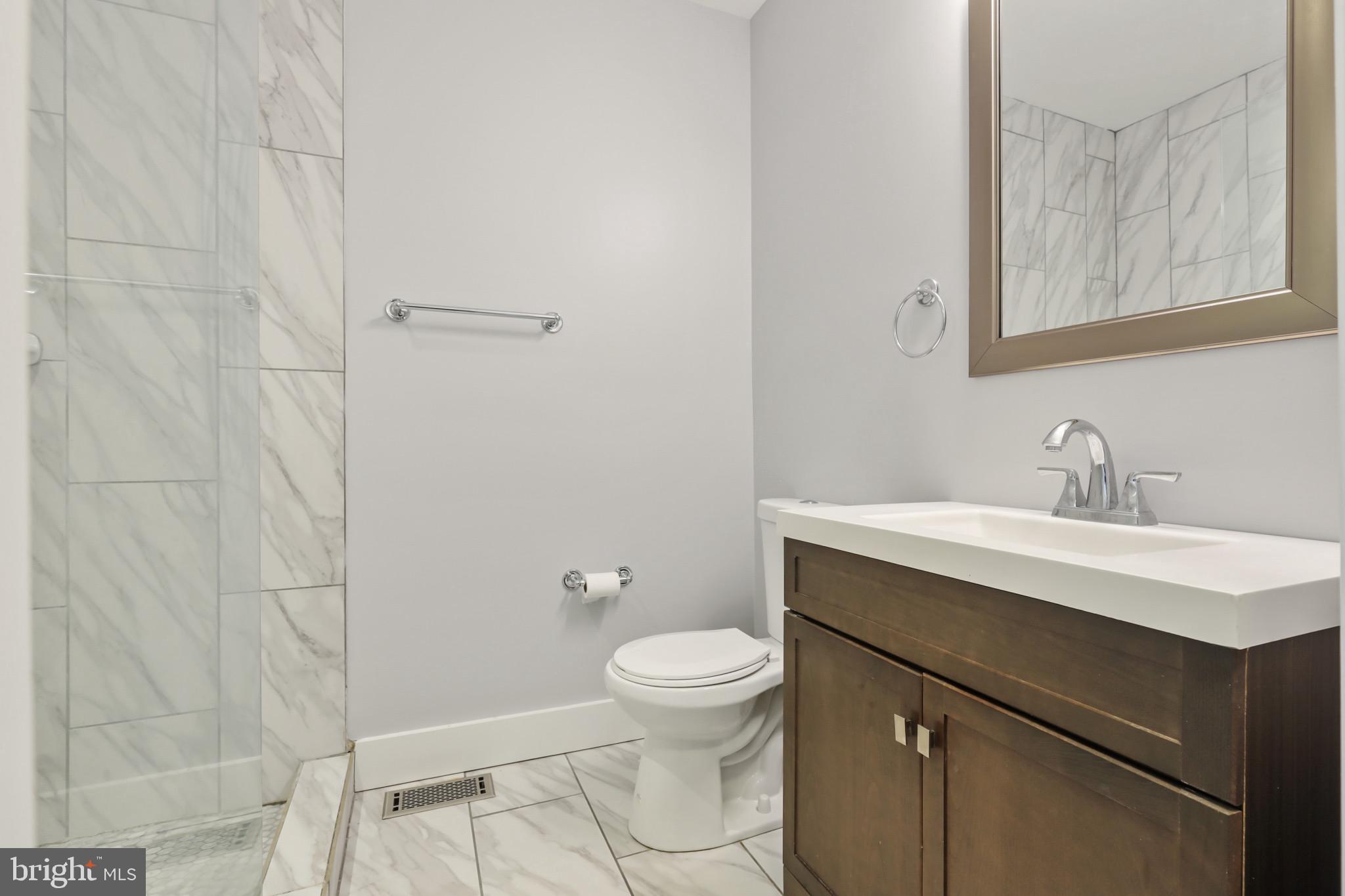 GREEKTOWN - Residential Lease