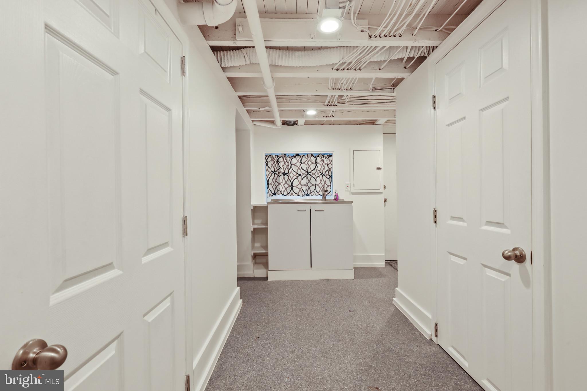 GREEKTOWN - Residential Lease