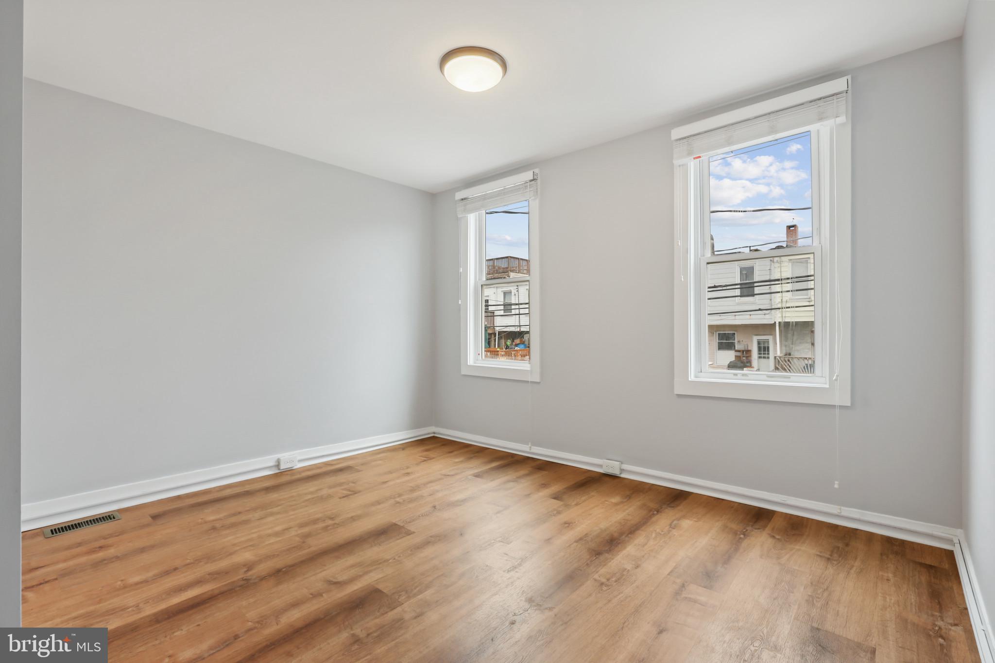 GREEKTOWN - Residential Lease