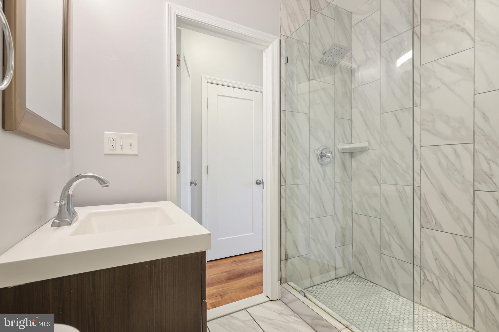 GREEKTOWN - Residential Lease