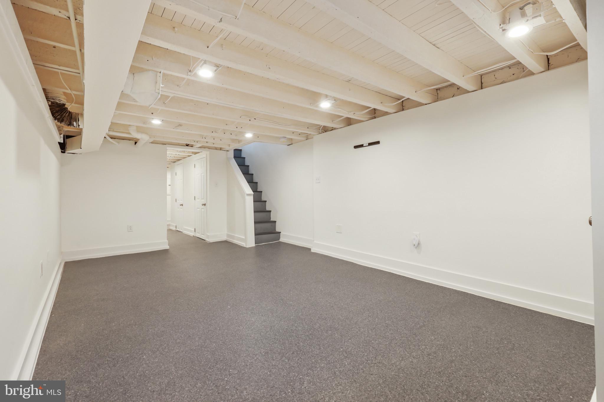 GREEKTOWN - Residential Lease