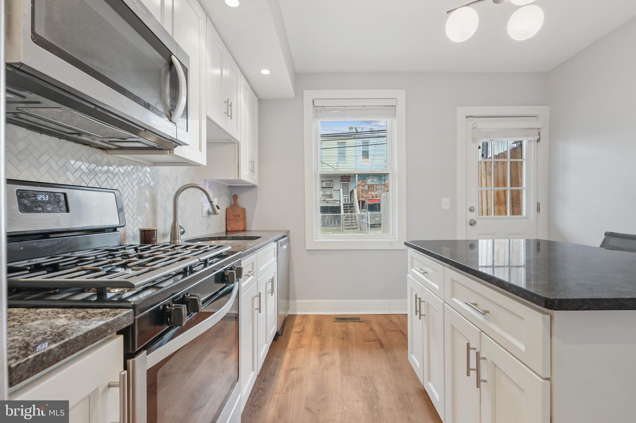 GREEKTOWN - Residential Lease