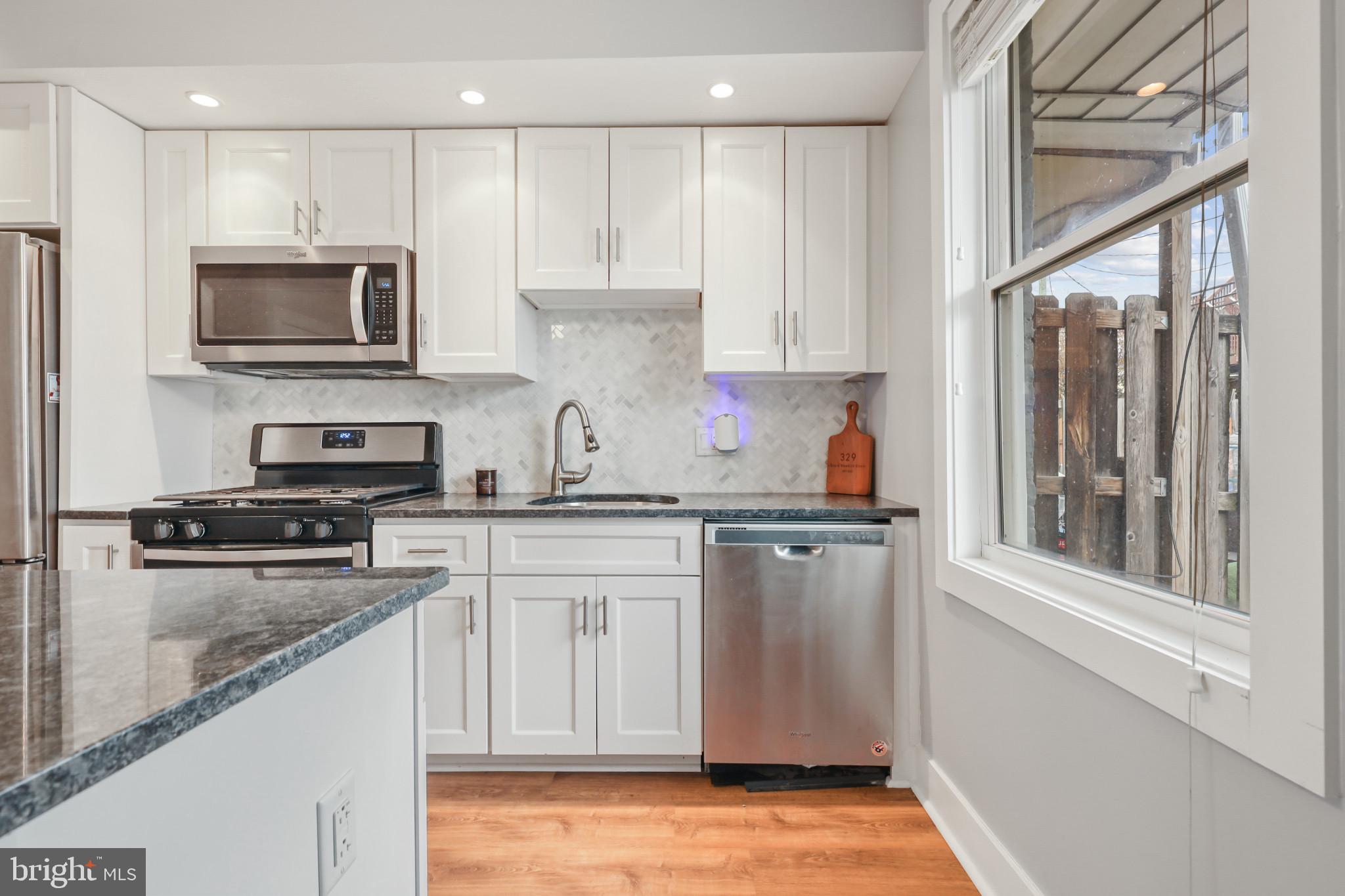 GREEKTOWN - Residential Lease