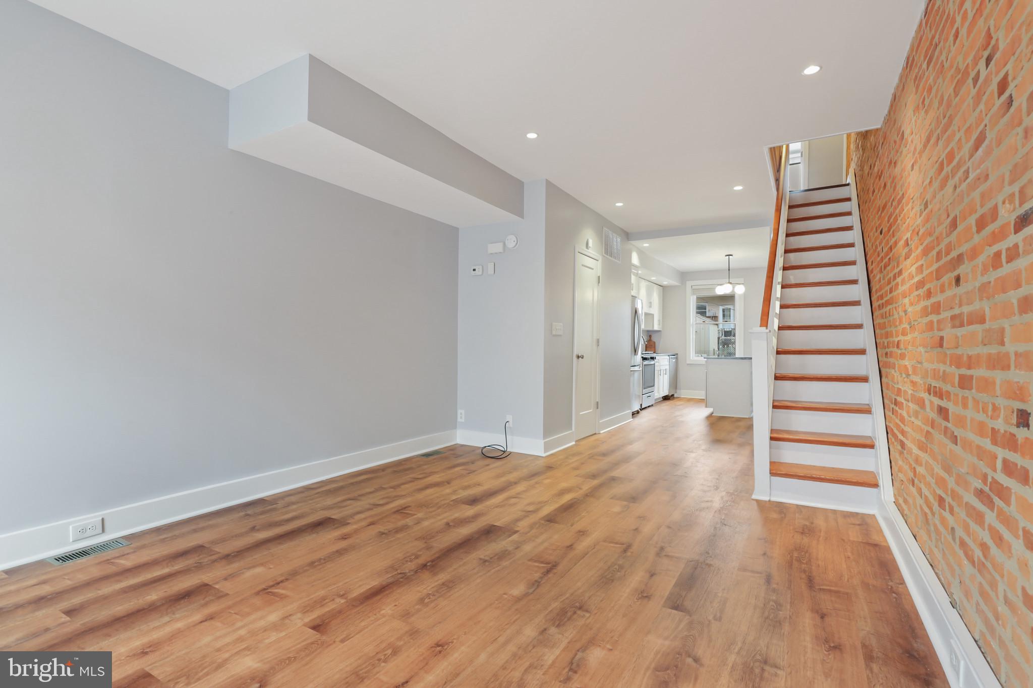 GREEKTOWN - Residential Lease