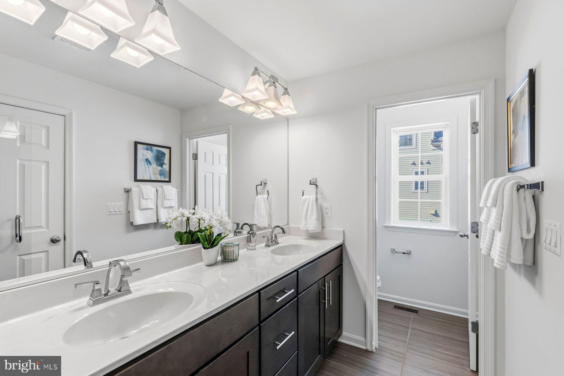 ELKRIDGE CROSSING - Residential