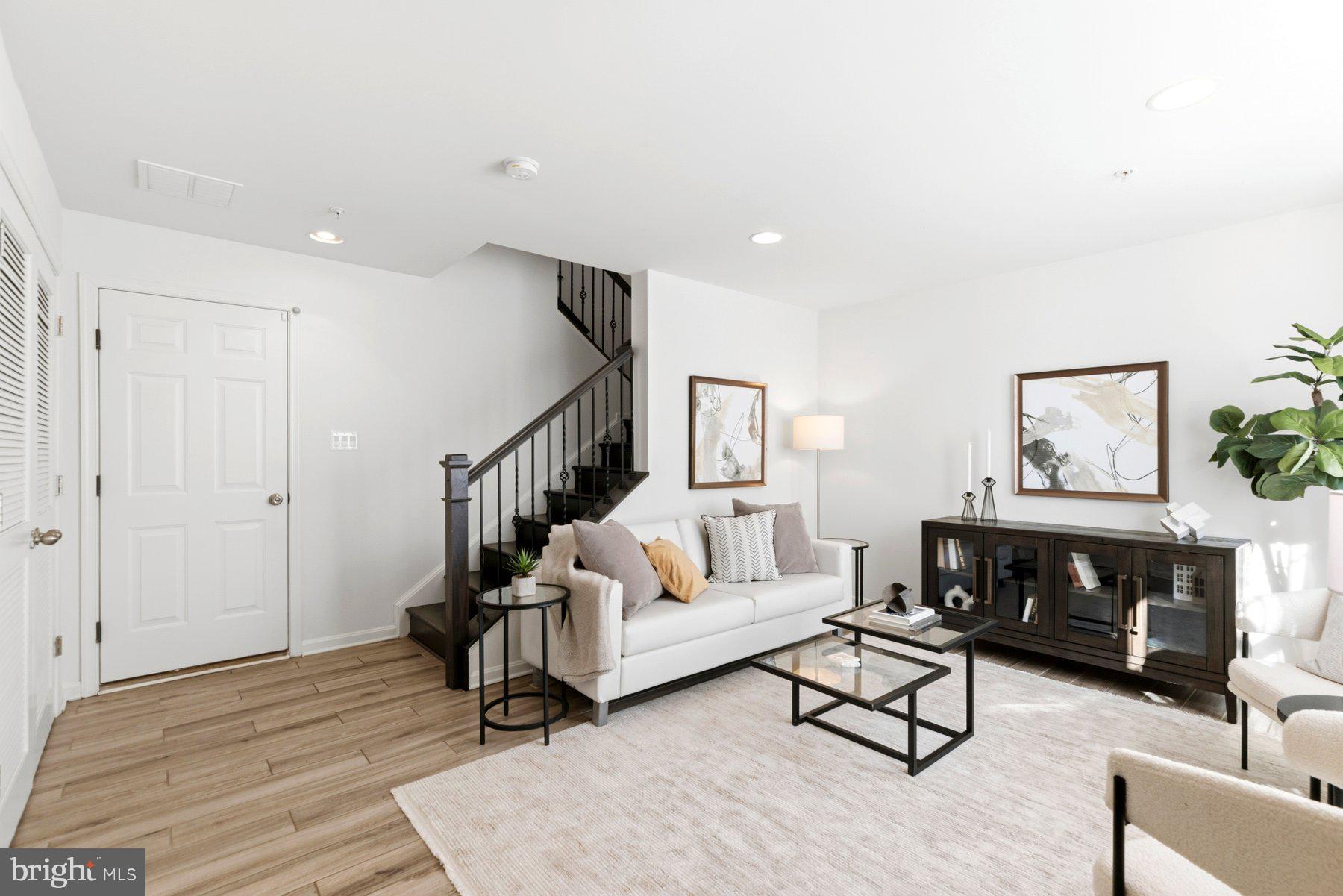 ELKRIDGE CROSSING - Residential