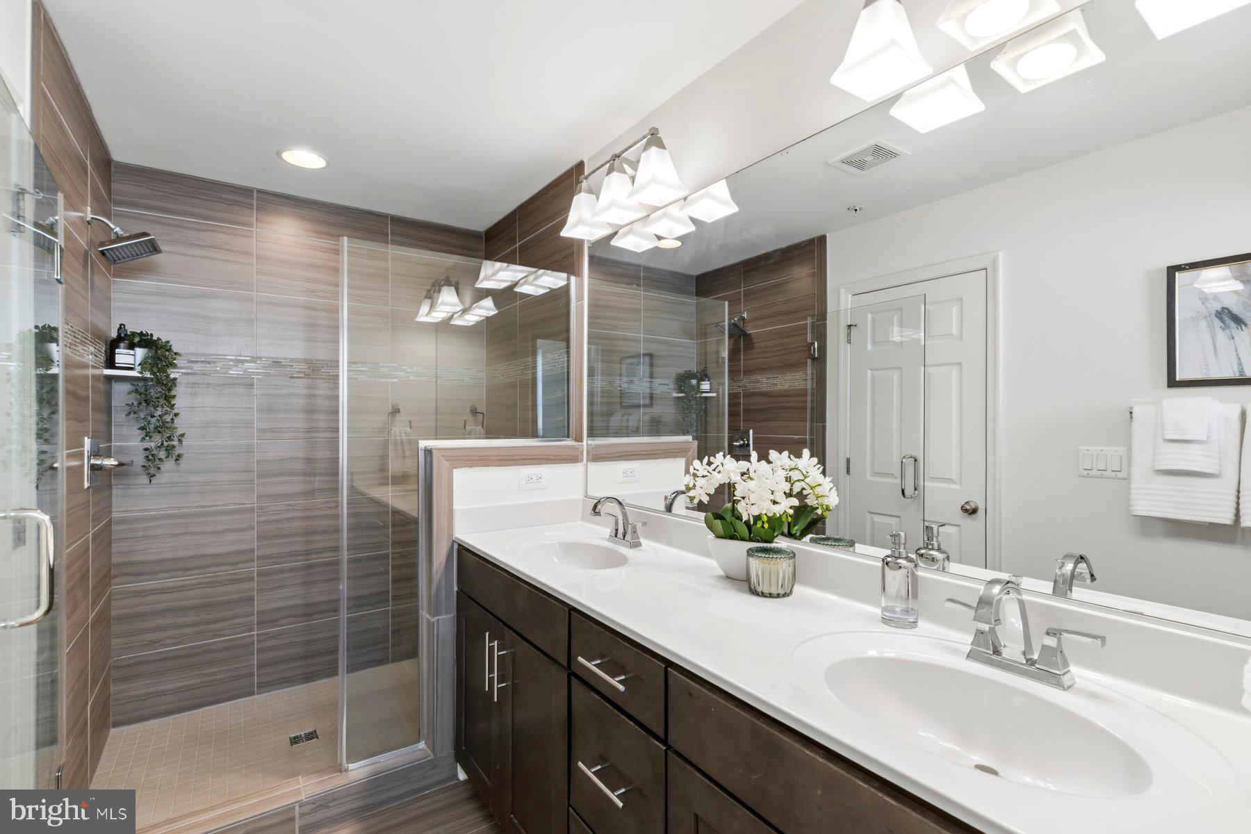 ELKRIDGE CROSSING - Residential