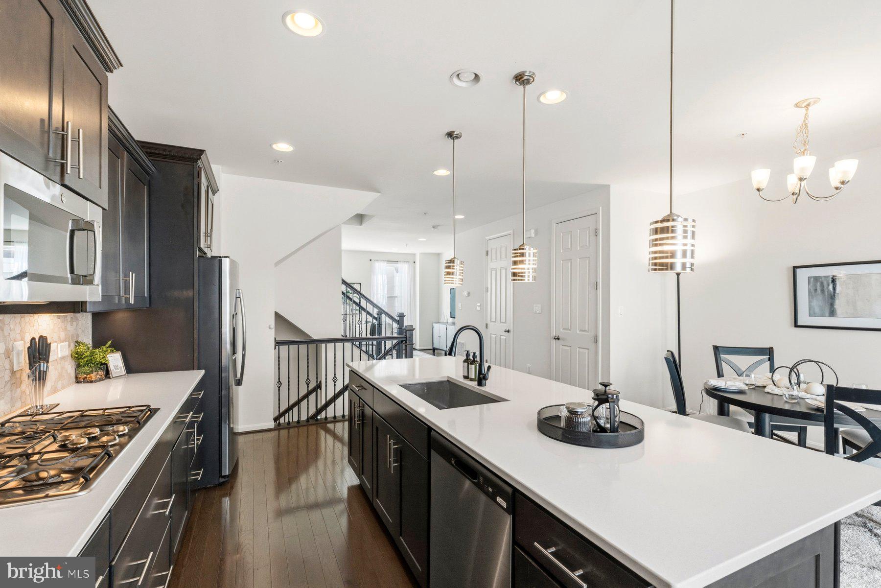 ELKRIDGE CROSSING - Residential