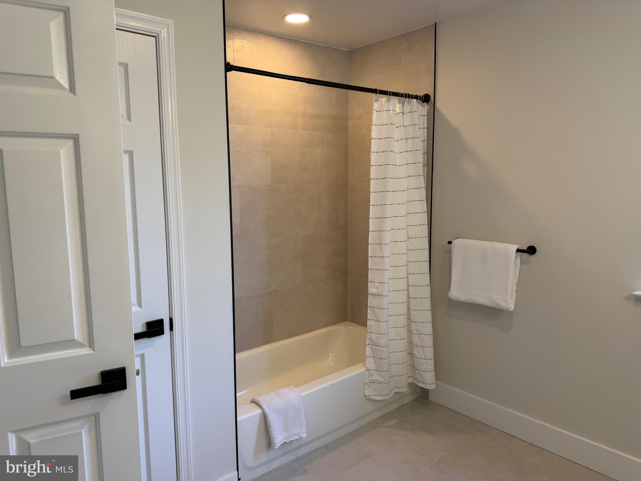 HEADLEY TRACE - Residential