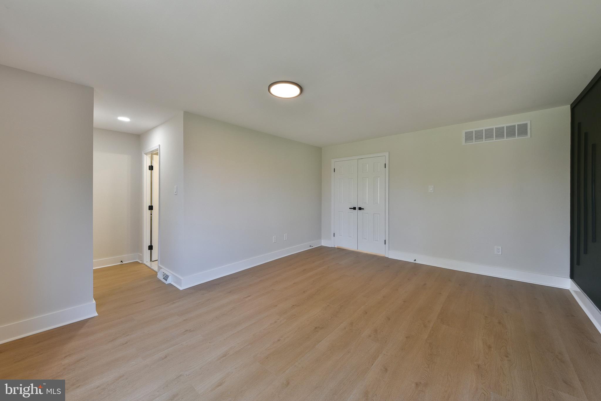 HEADLEY TRACE - Residential