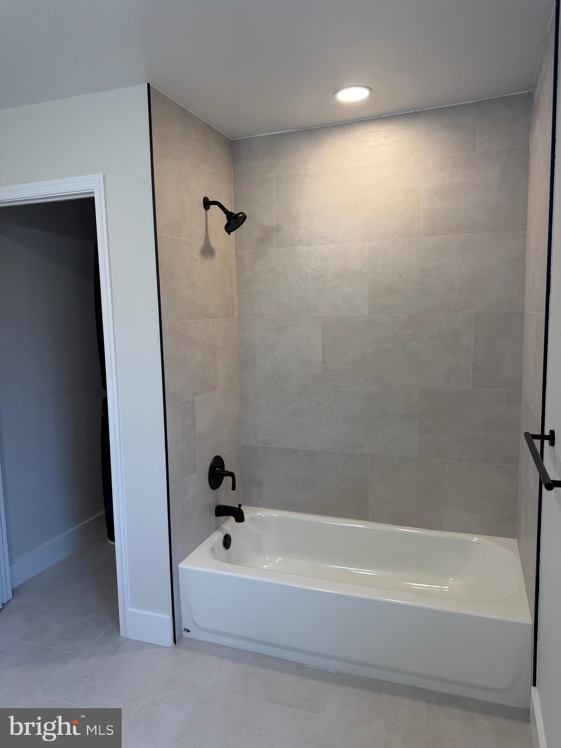 HEADLEY TRACE - Residential