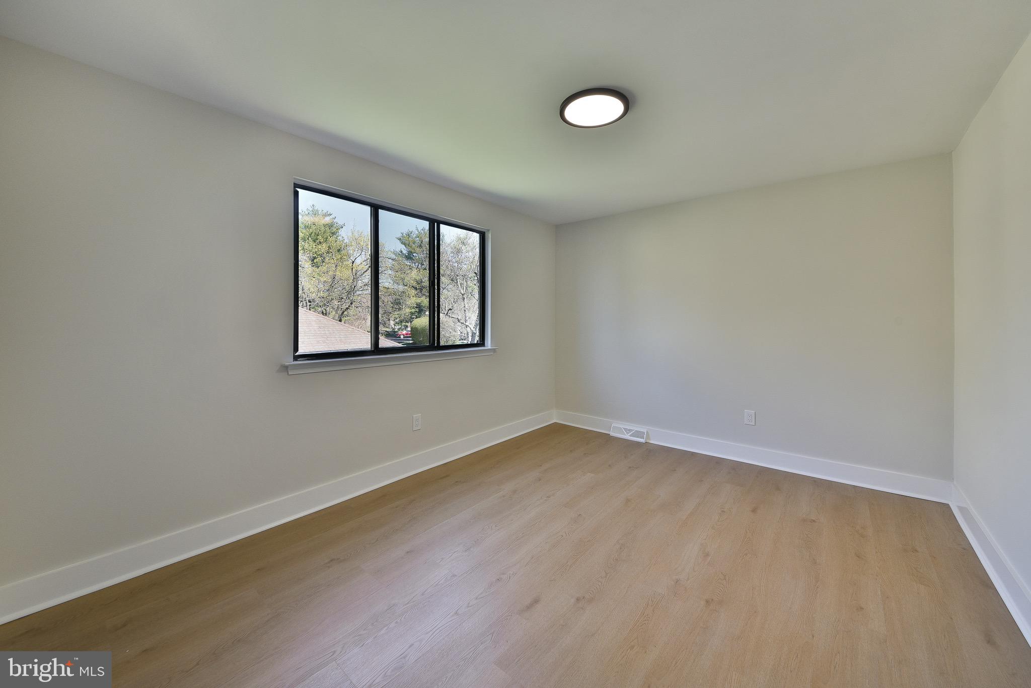 HEADLEY TRACE - Residential