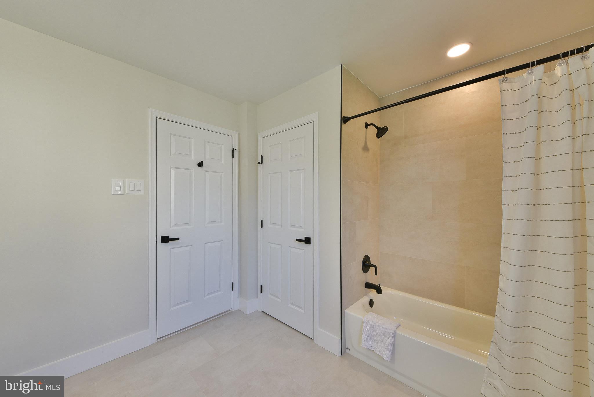 HEADLEY TRACE - Residential