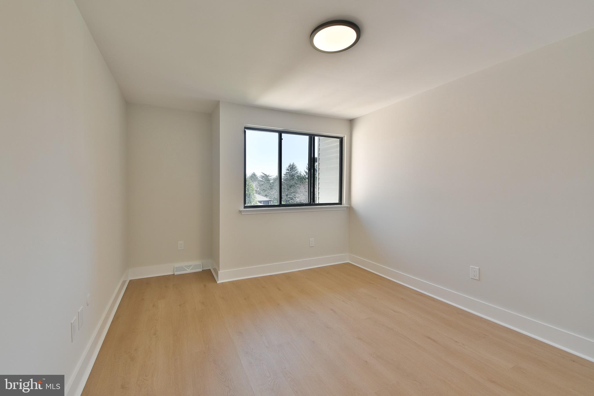 HEADLEY TRACE - Residential