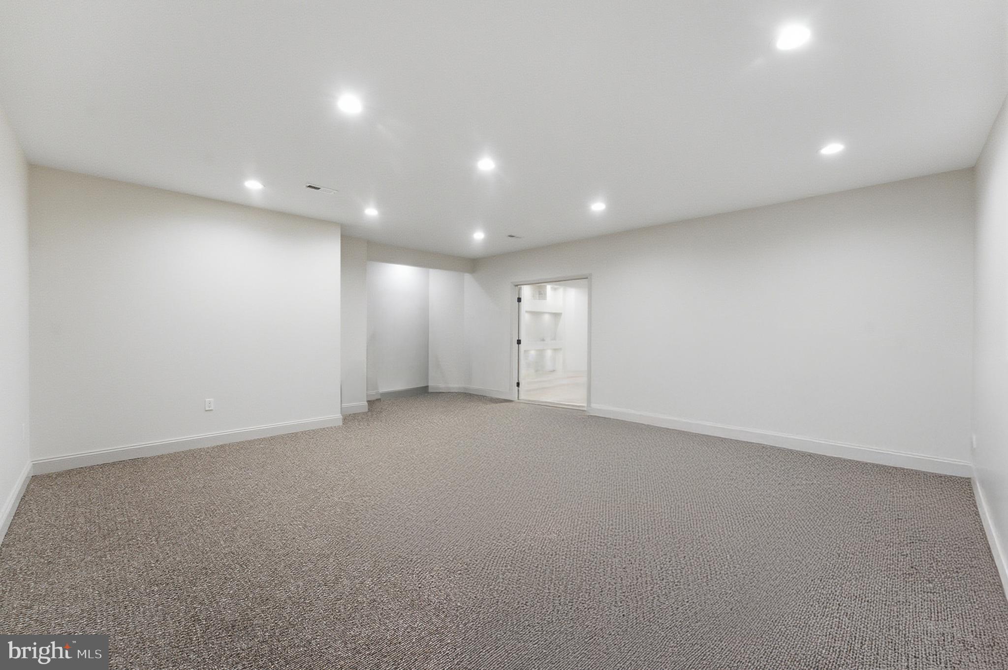 ANNANDALE ACRES - Residential