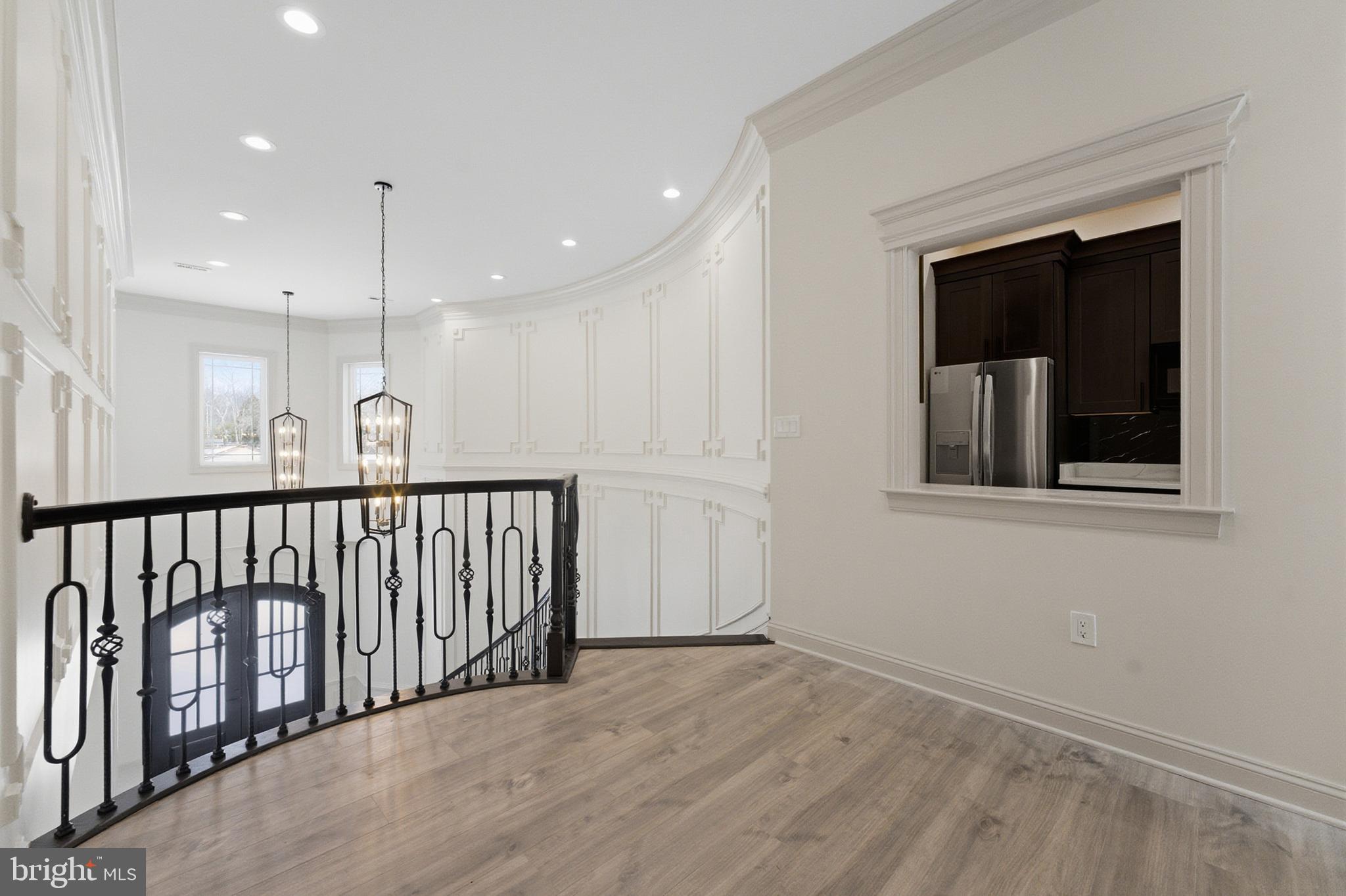 ANNANDALE ACRES - Residential