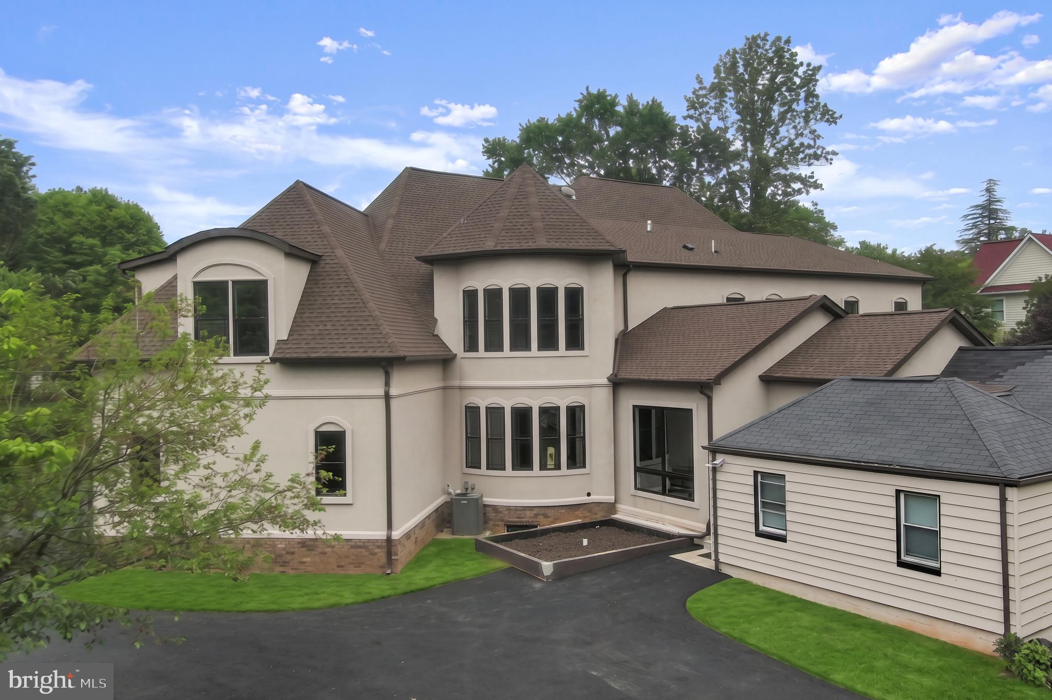 ANNANDALE ACRES - Residential