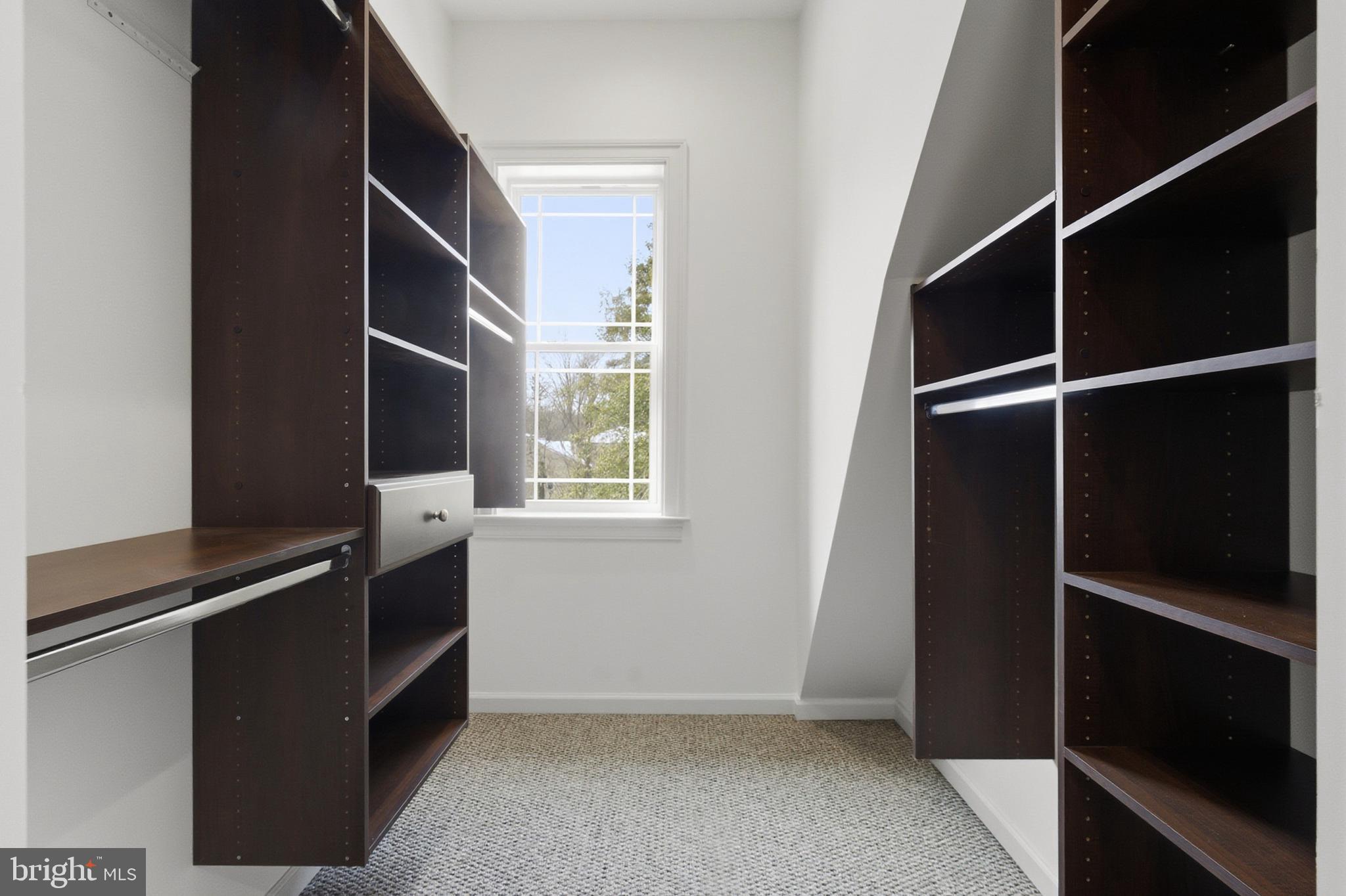 ANNANDALE ACRES - Residential