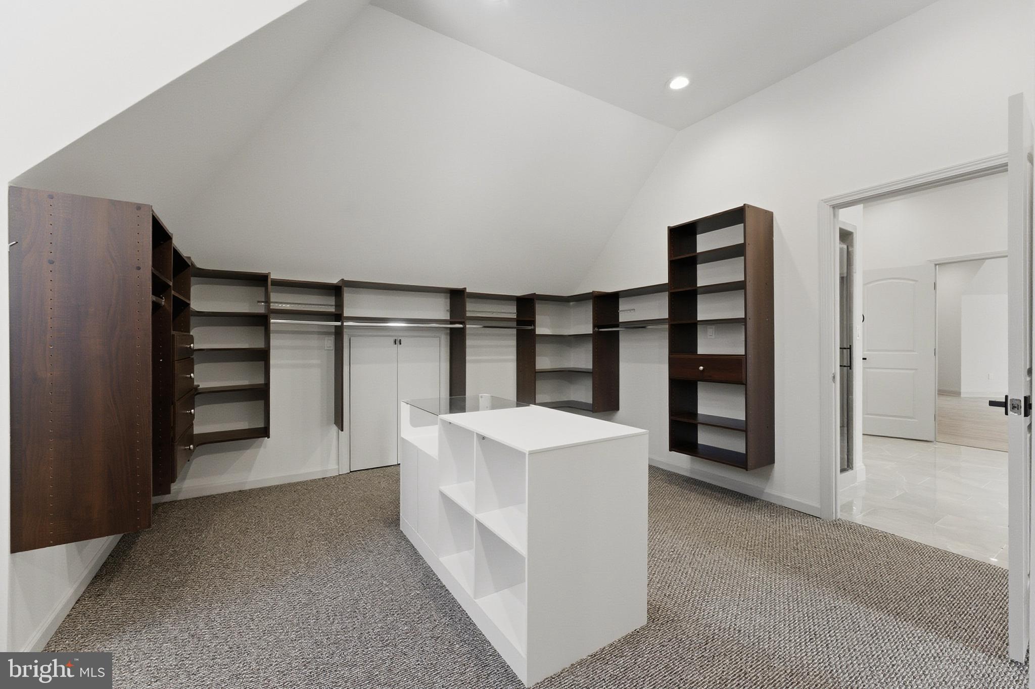 ANNANDALE ACRES - Residential