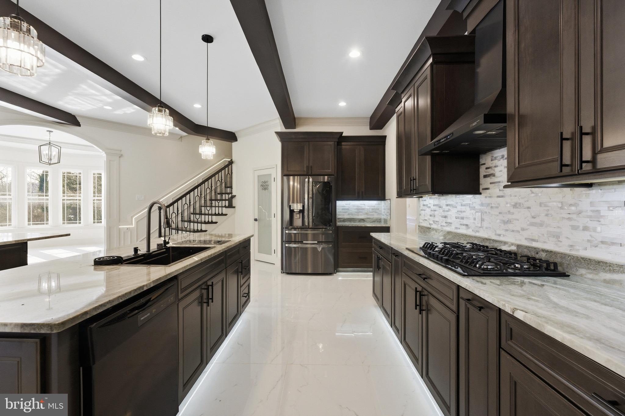 ANNANDALE ACRES - Residential