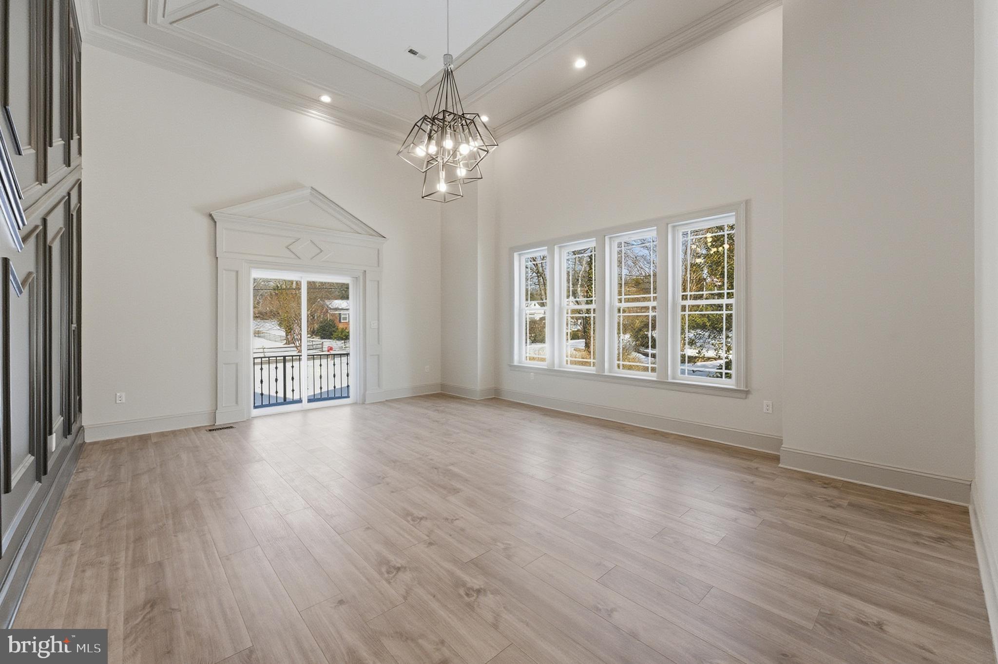 ANNANDALE ACRES - Residential