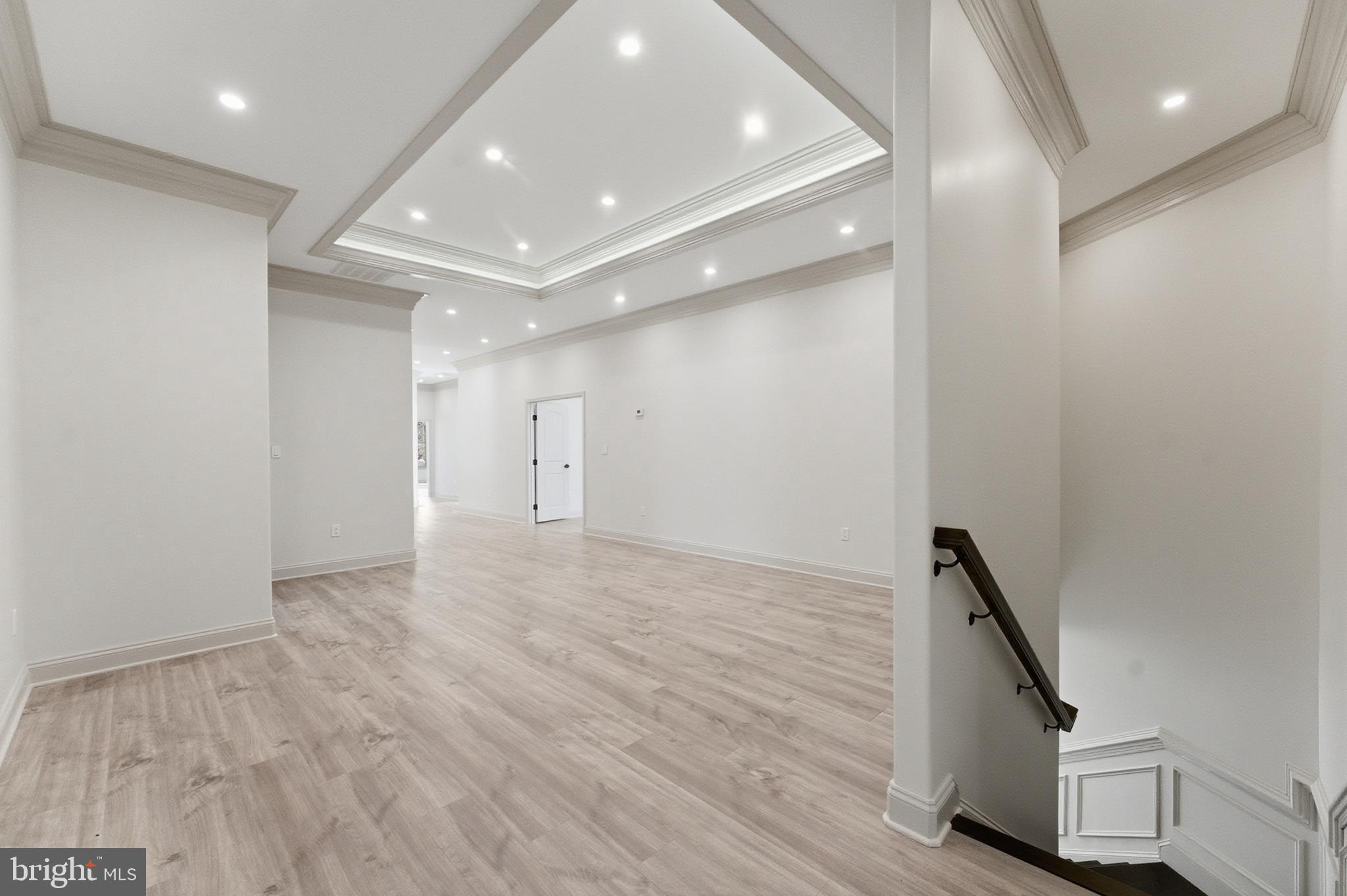 ANNANDALE ACRES - Residential