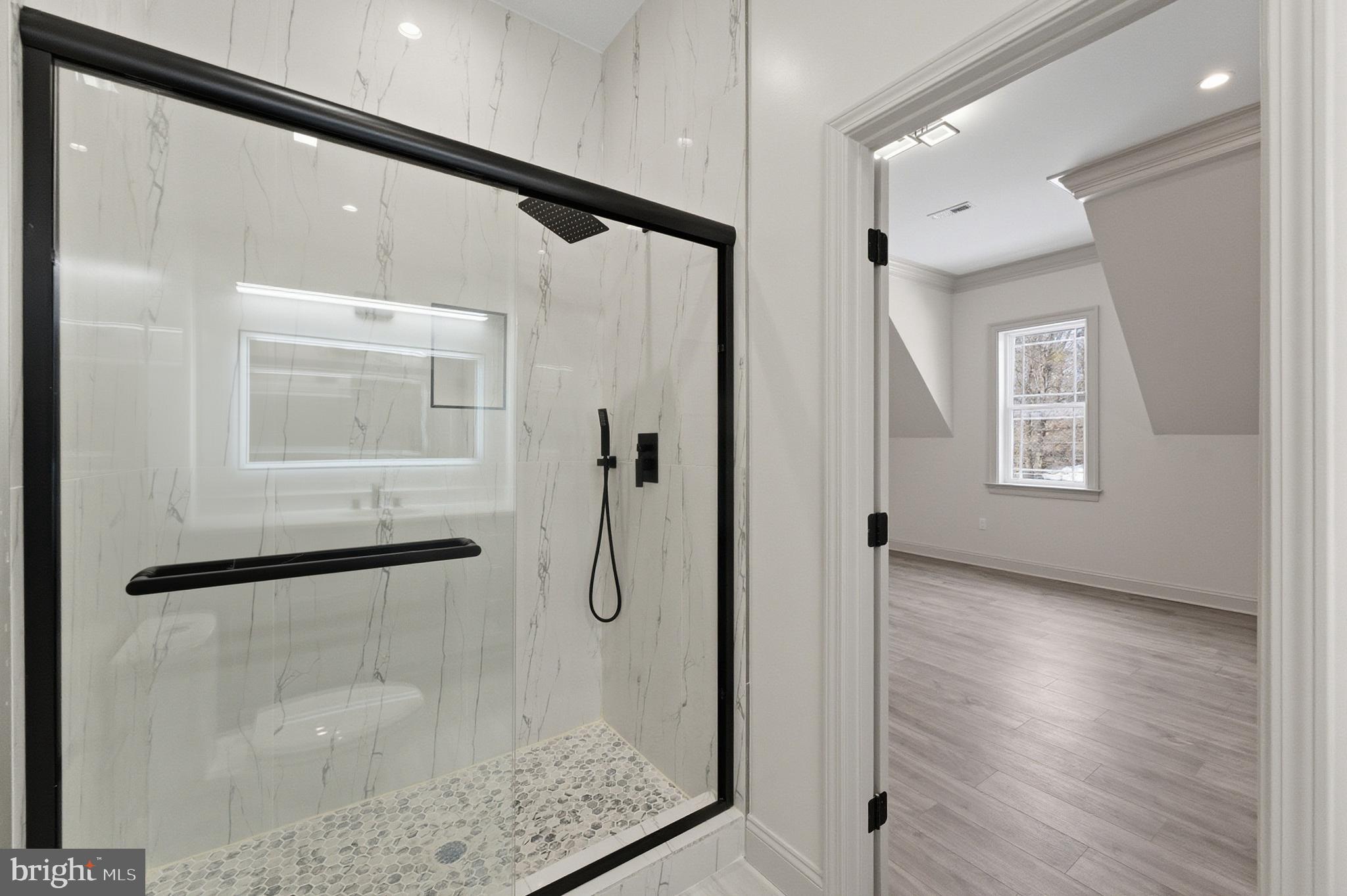 ANNANDALE ACRES - Residential