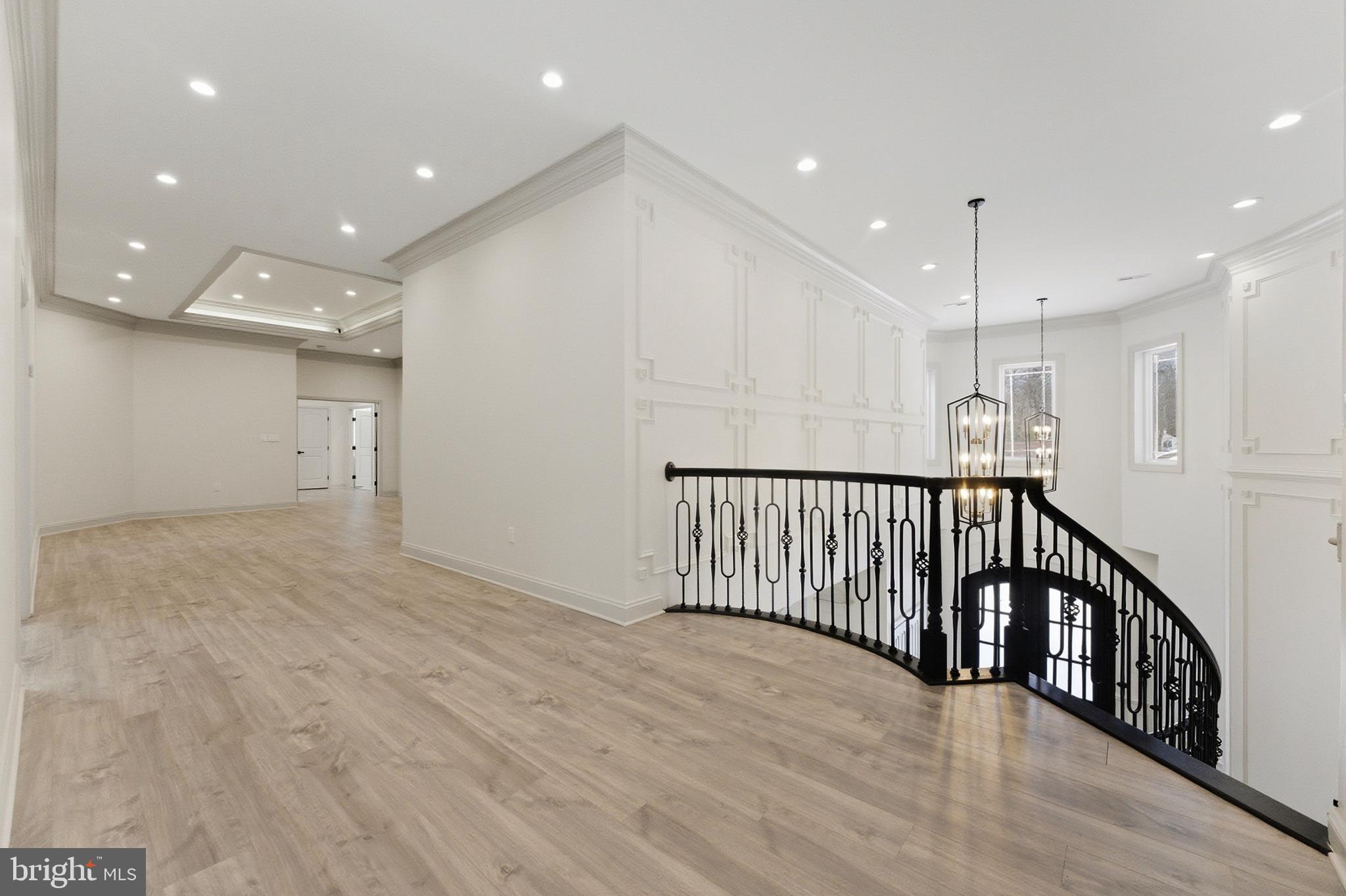ANNANDALE ACRES - Residential