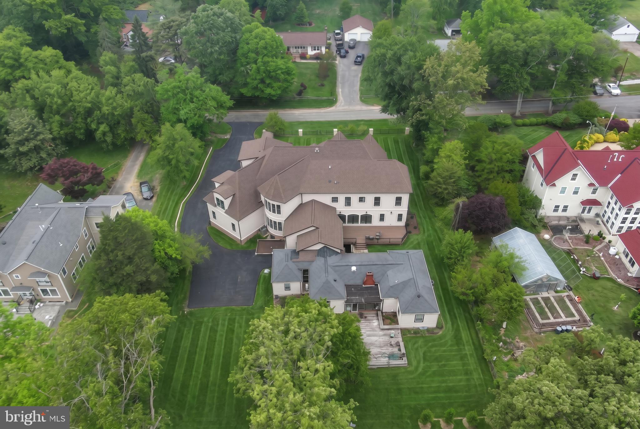 ANNANDALE ACRES - Residential