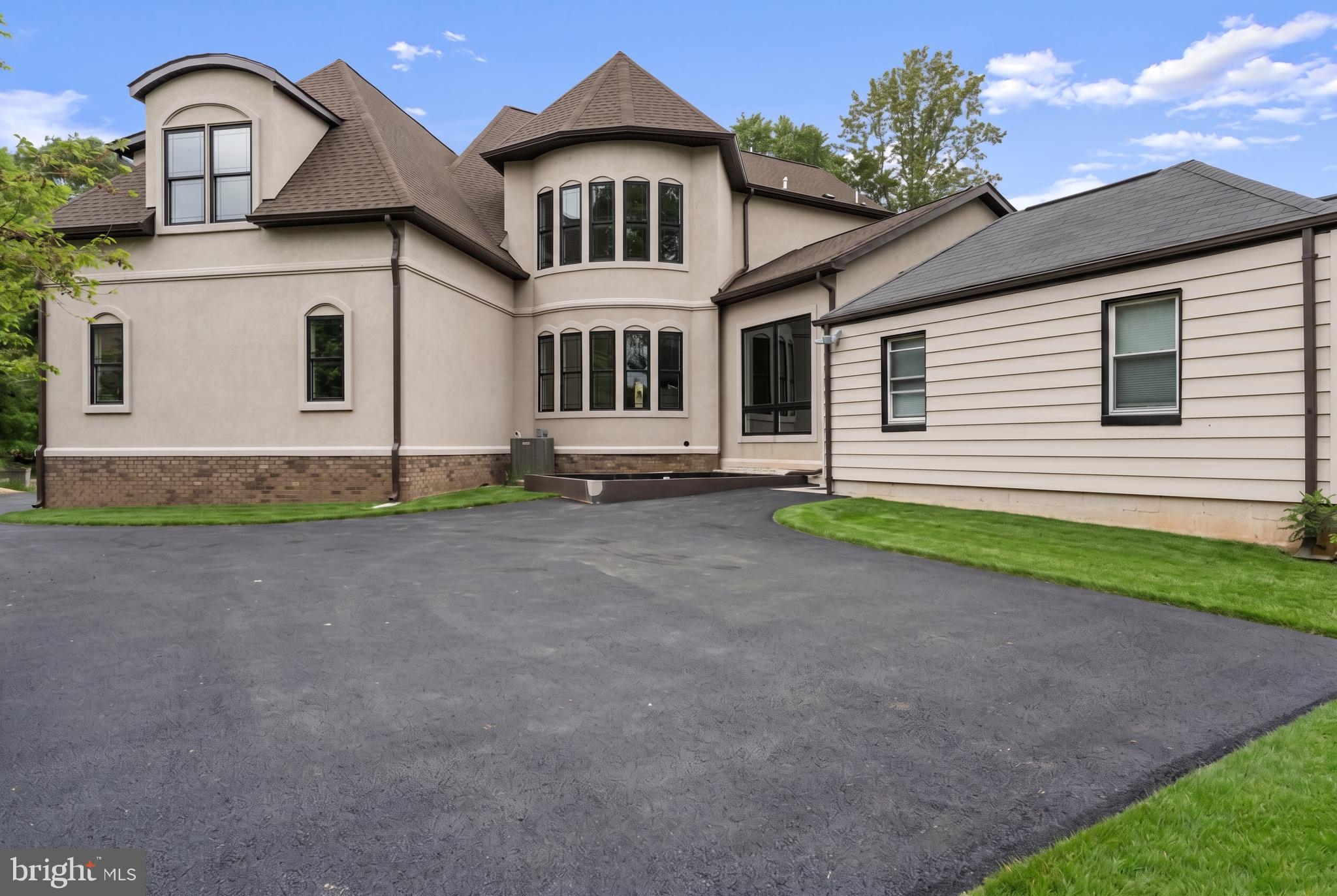 ANNANDALE ACRES - Residential
