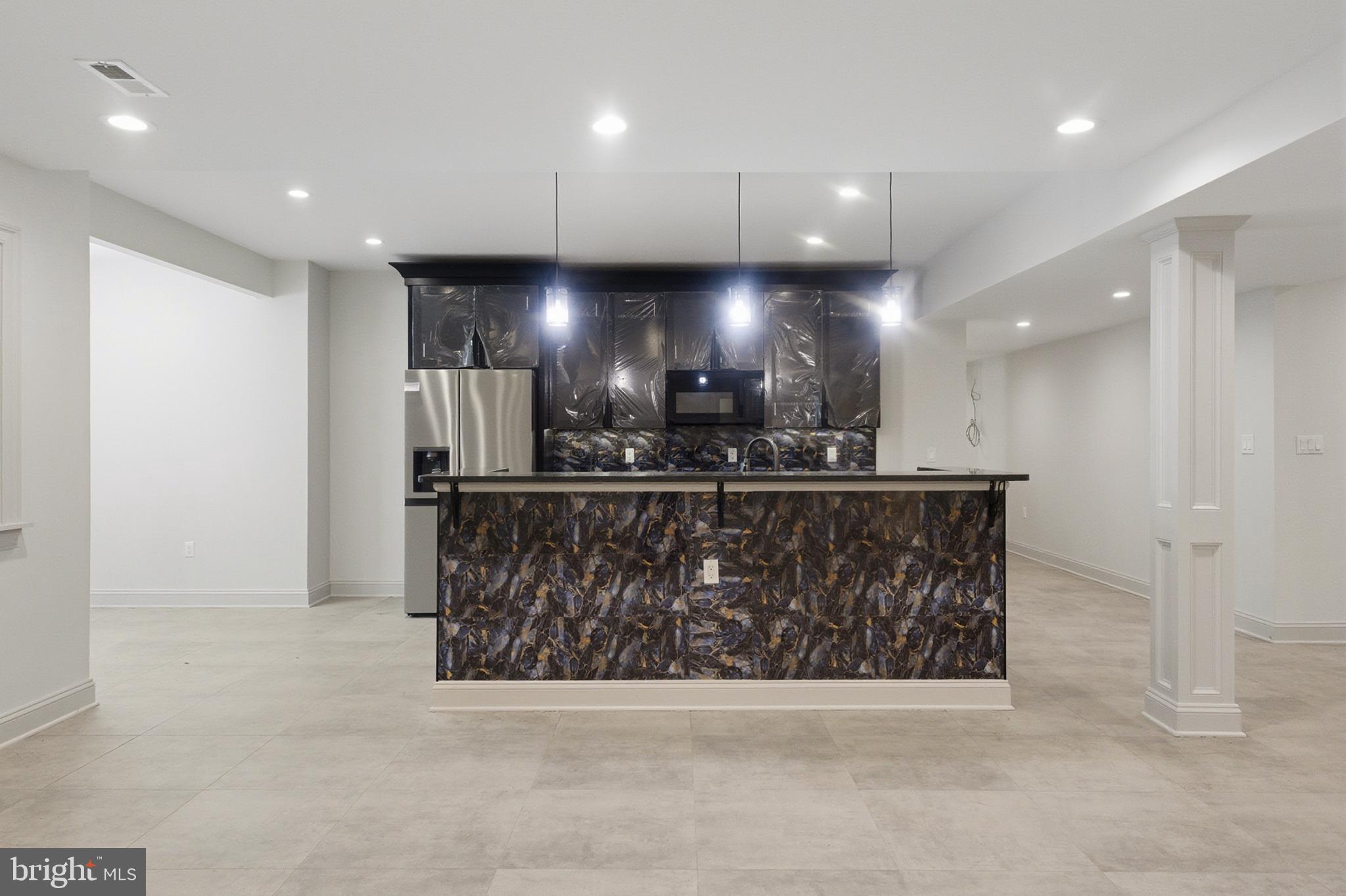 ANNANDALE ACRES - Residential