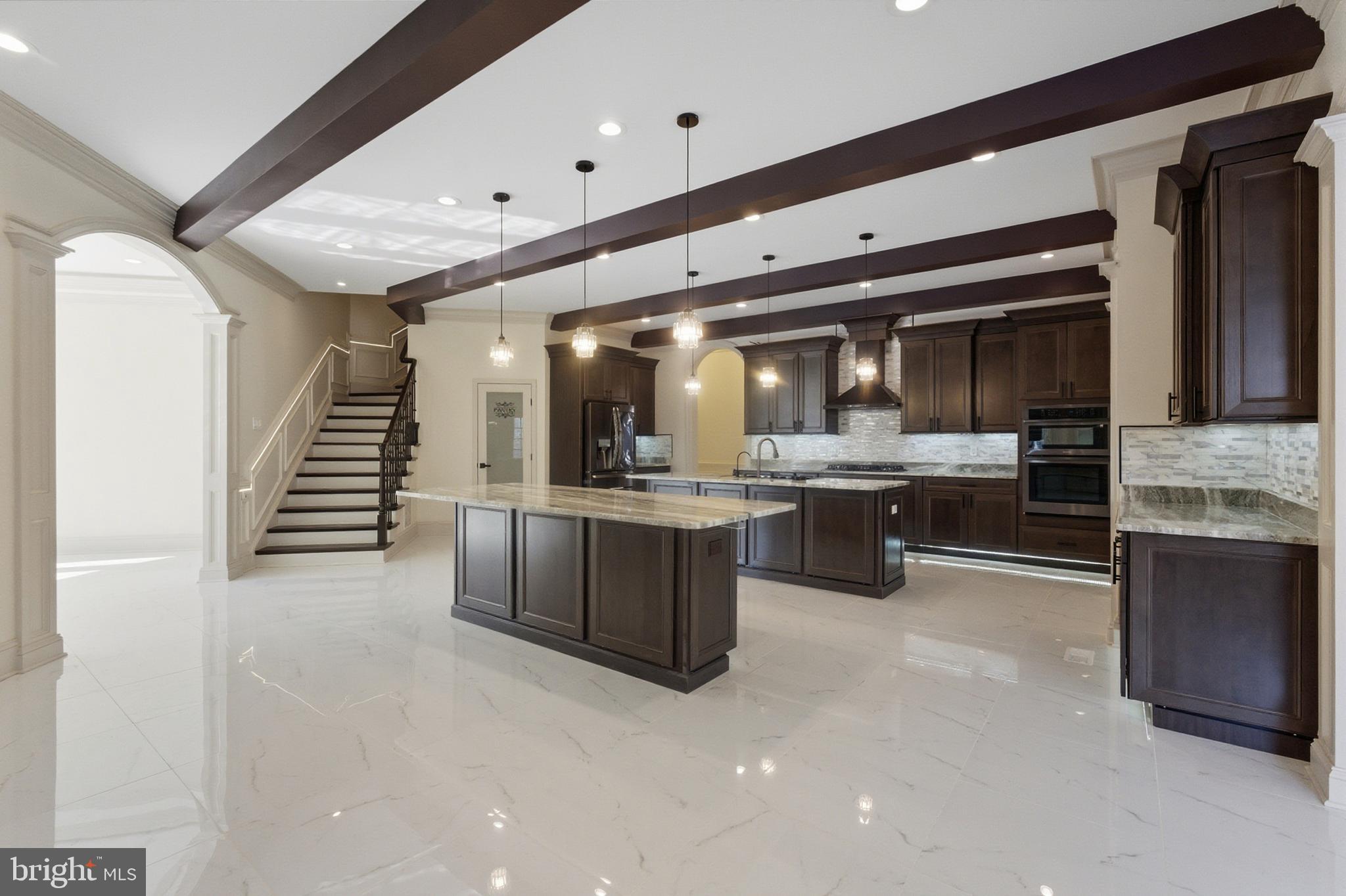 ANNANDALE ACRES - Residential