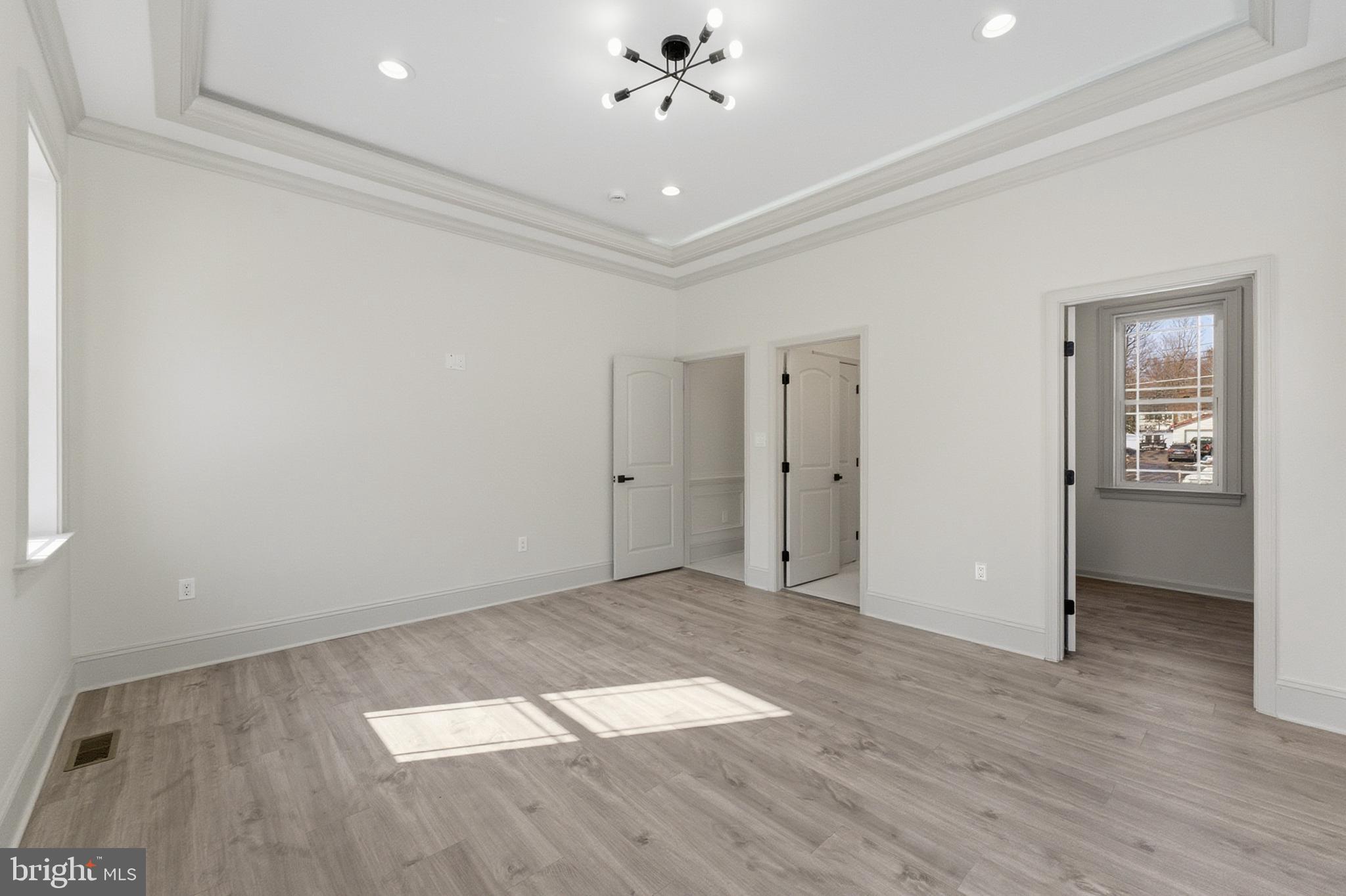 ANNANDALE ACRES - Residential