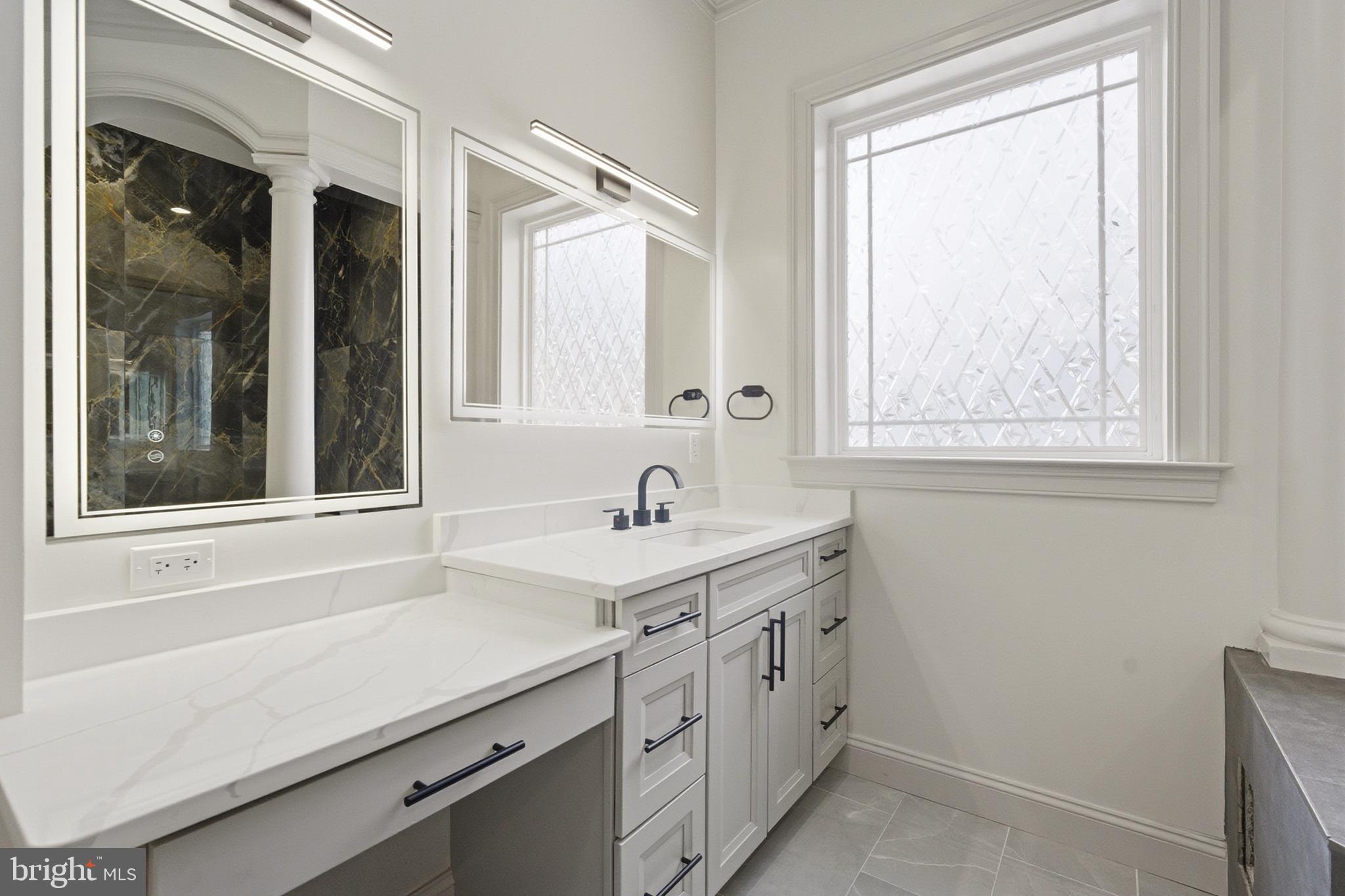 ANNANDALE ACRES - Residential