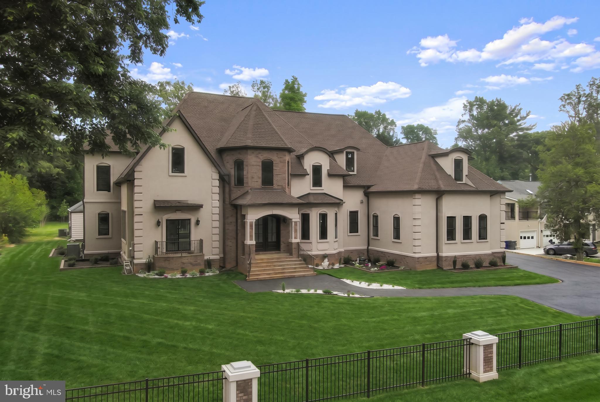 ANNANDALE ACRES - Residential