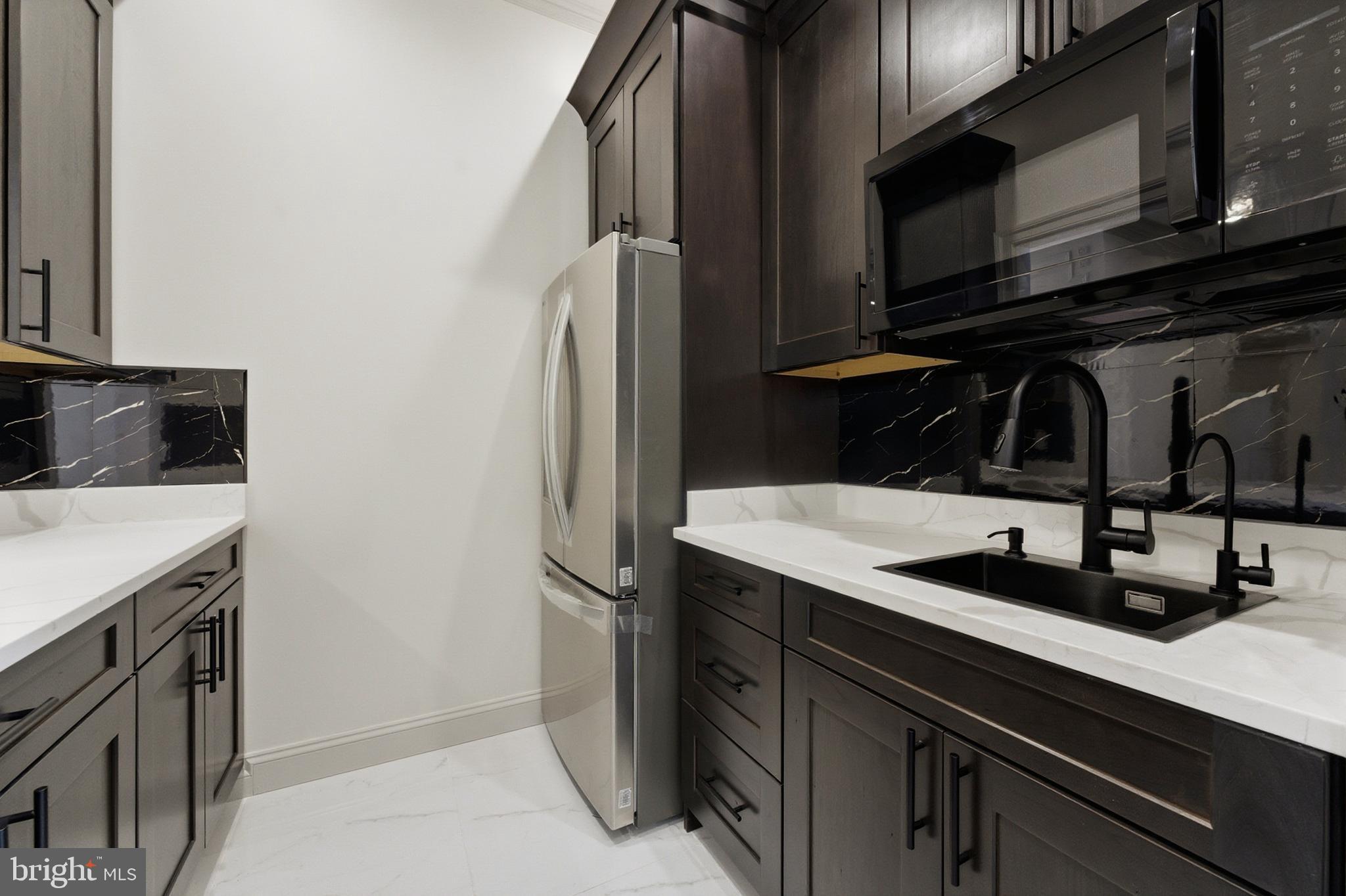 ANNANDALE ACRES - Residential