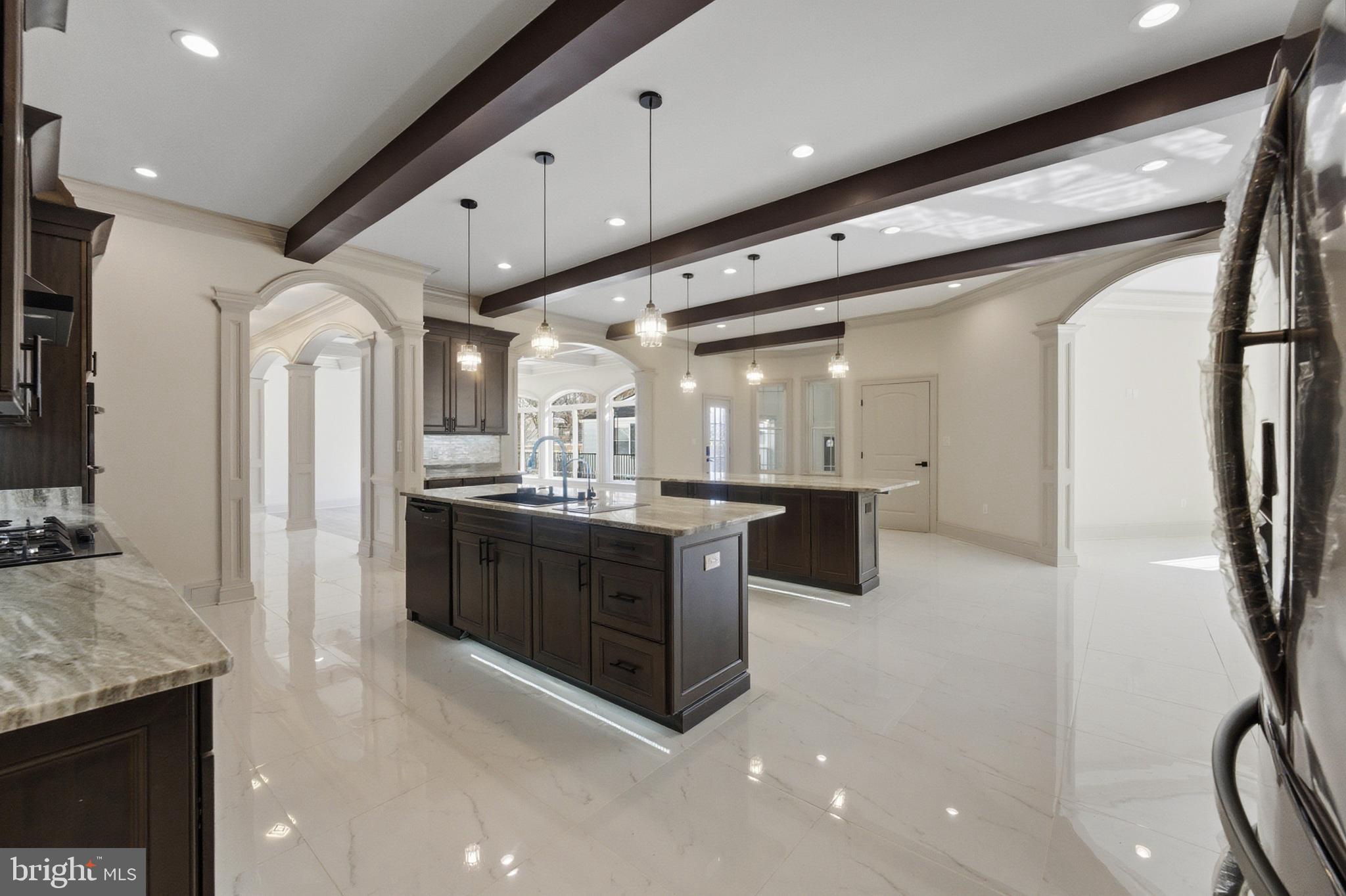 ANNANDALE ACRES - Residential