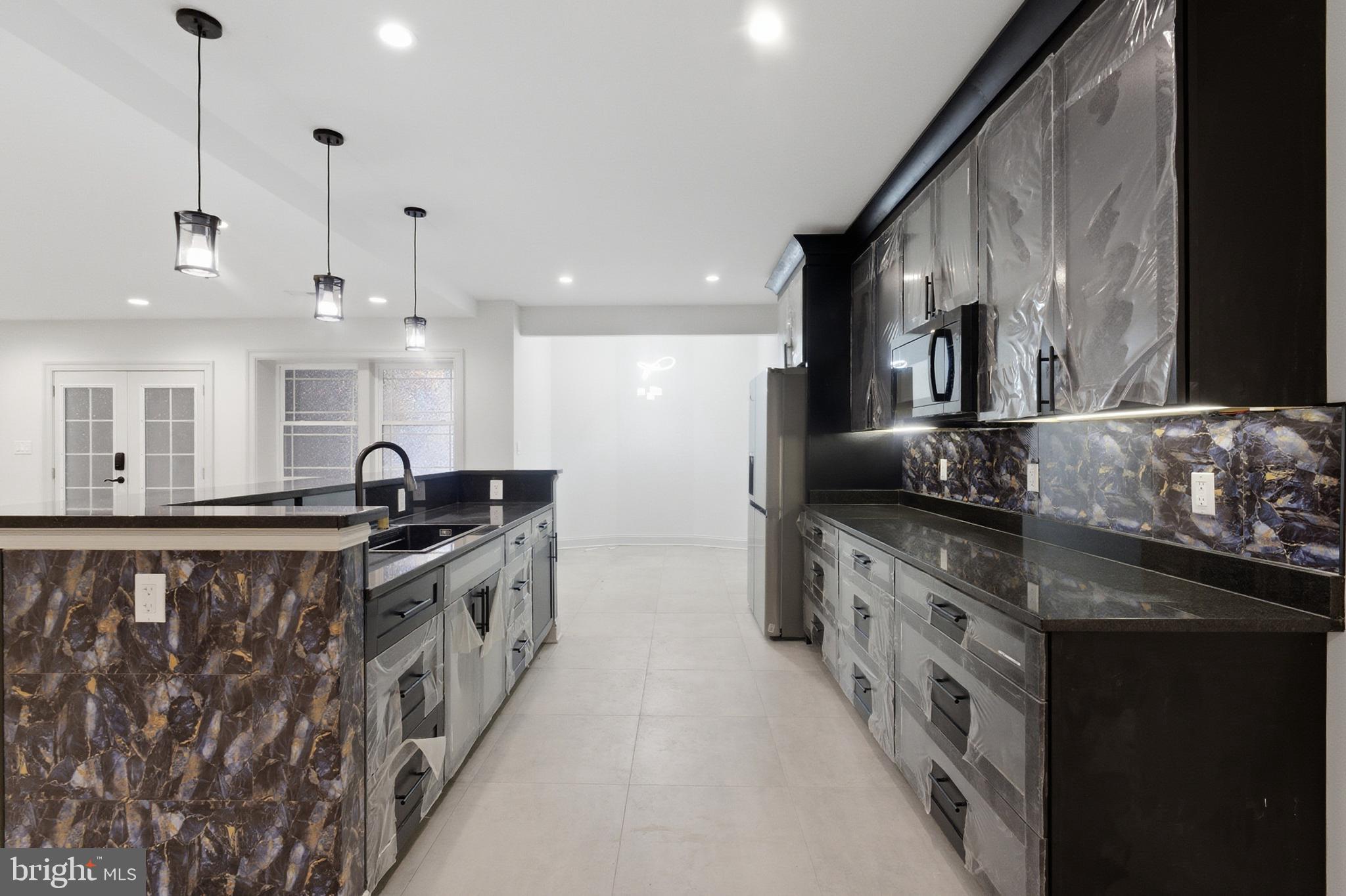 ANNANDALE ACRES - Residential
