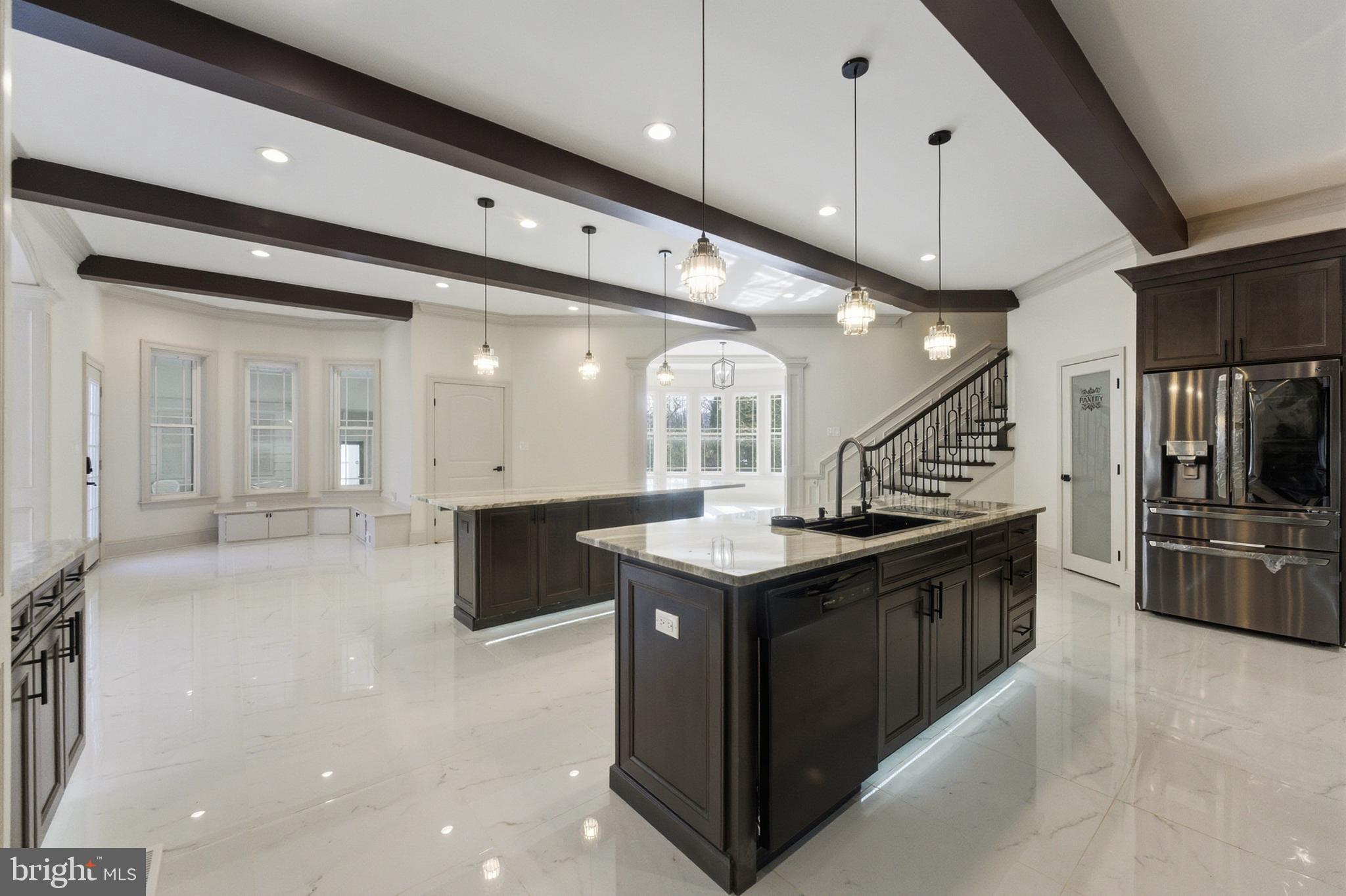 ANNANDALE ACRES - Residential