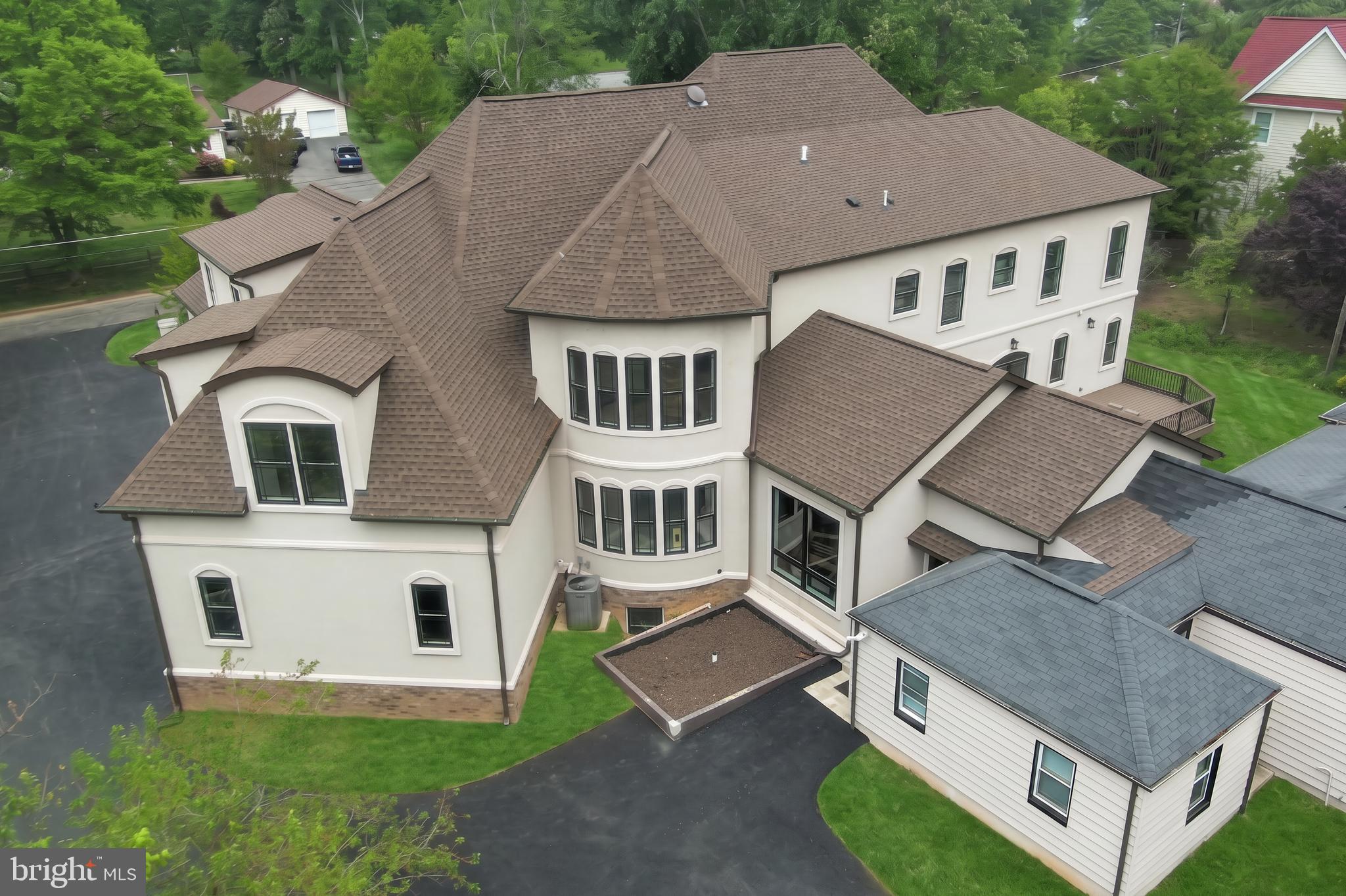 ANNANDALE ACRES - Residential