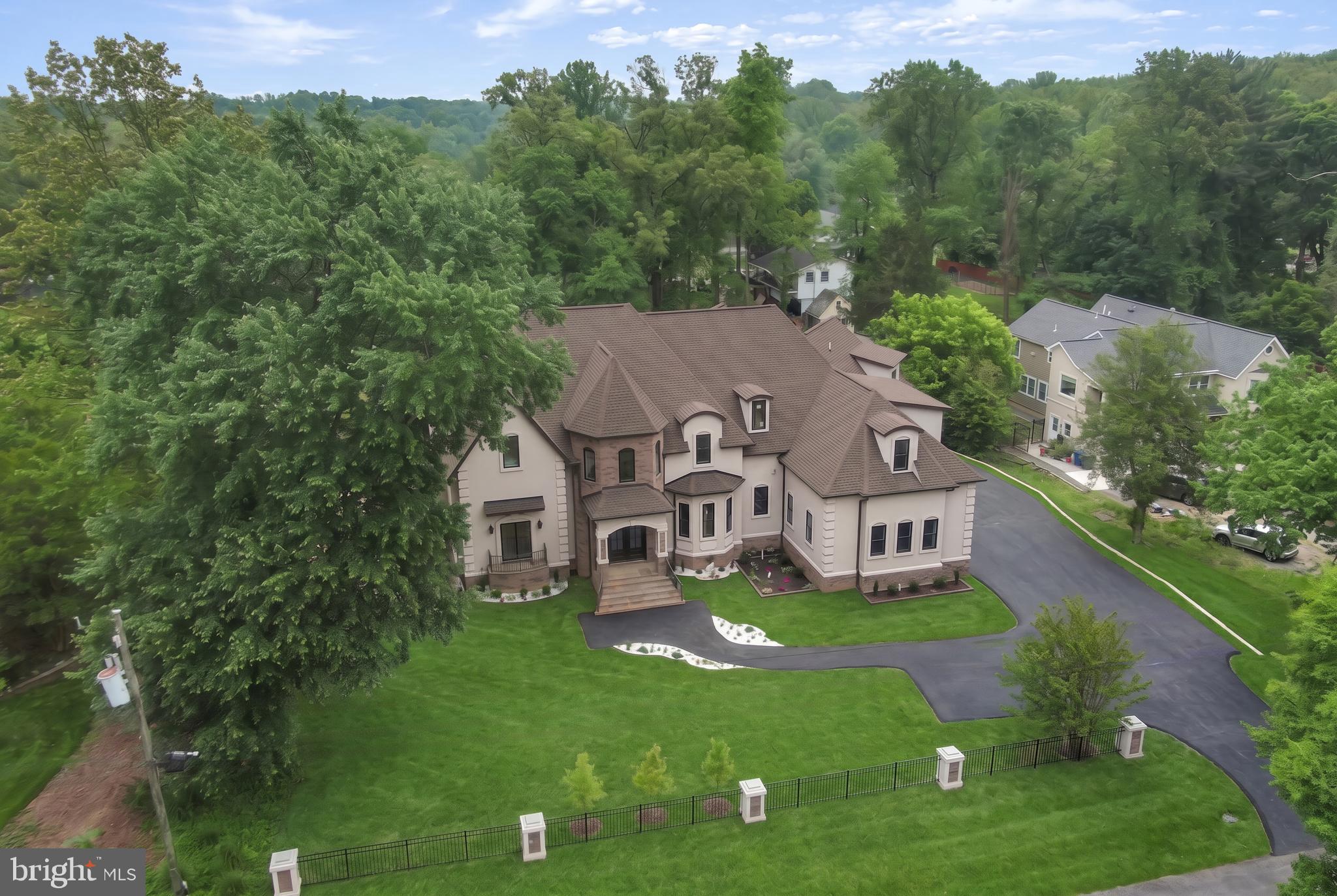 ANNANDALE ACRES - Residential