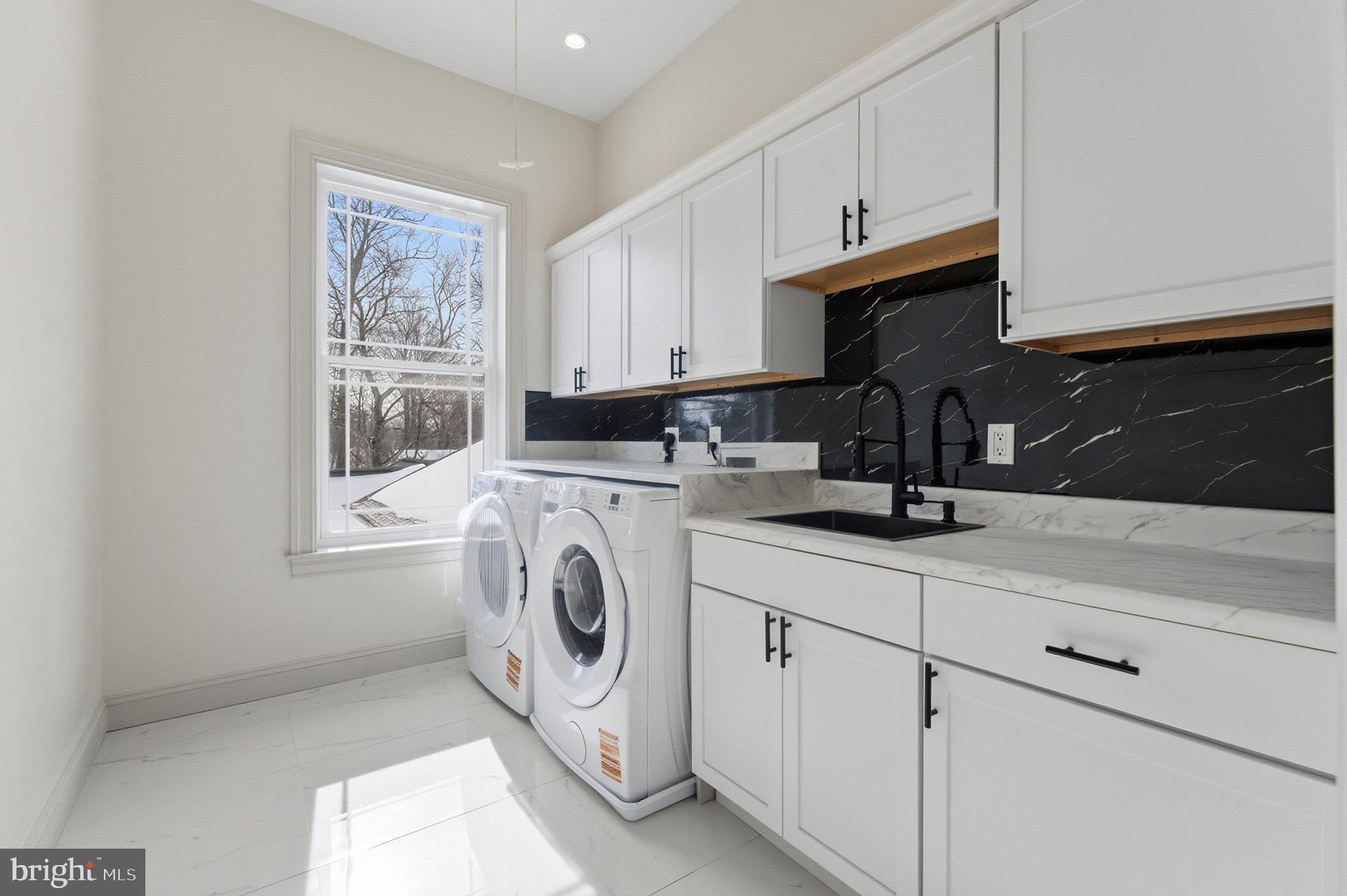 ANNANDALE ACRES - Residential