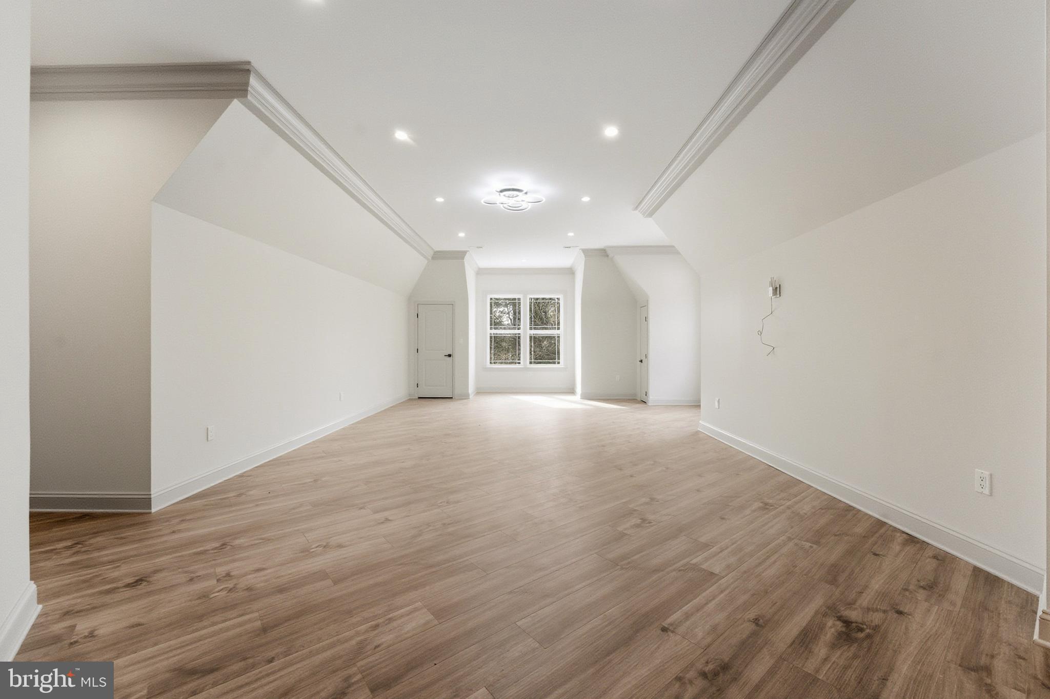 ANNANDALE ACRES - Residential
