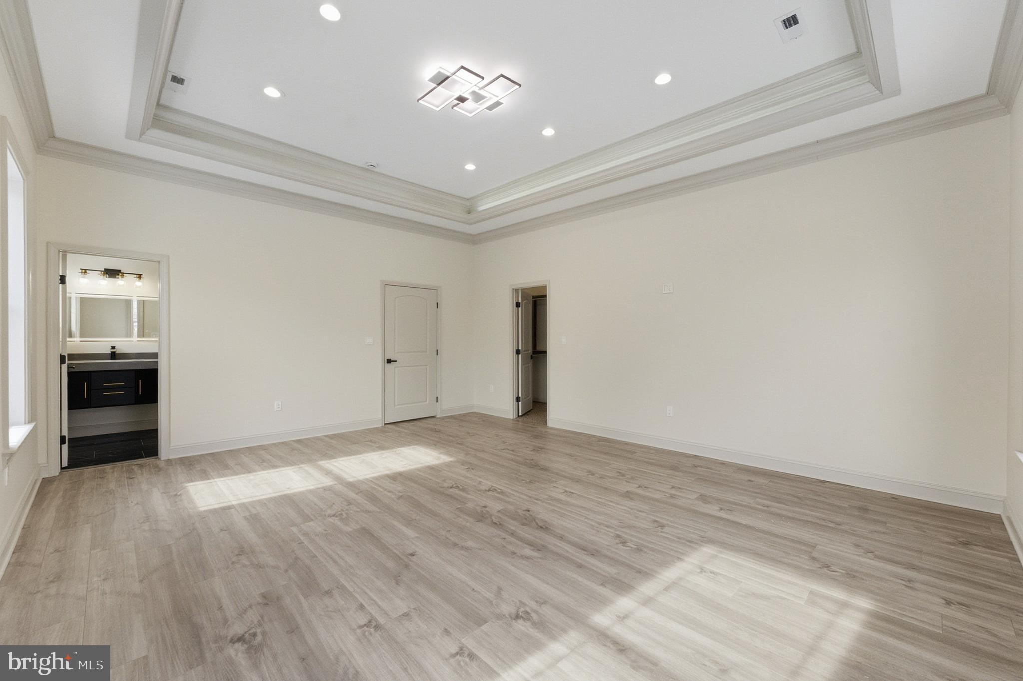 ANNANDALE ACRES - Residential