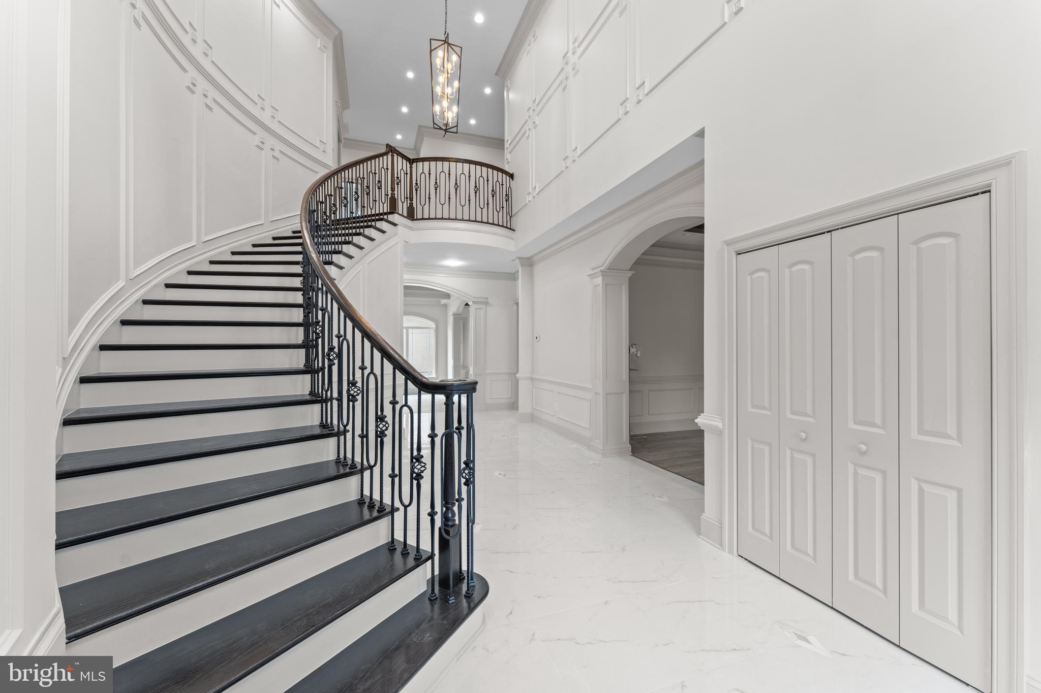 ANNANDALE ACRES - Residential